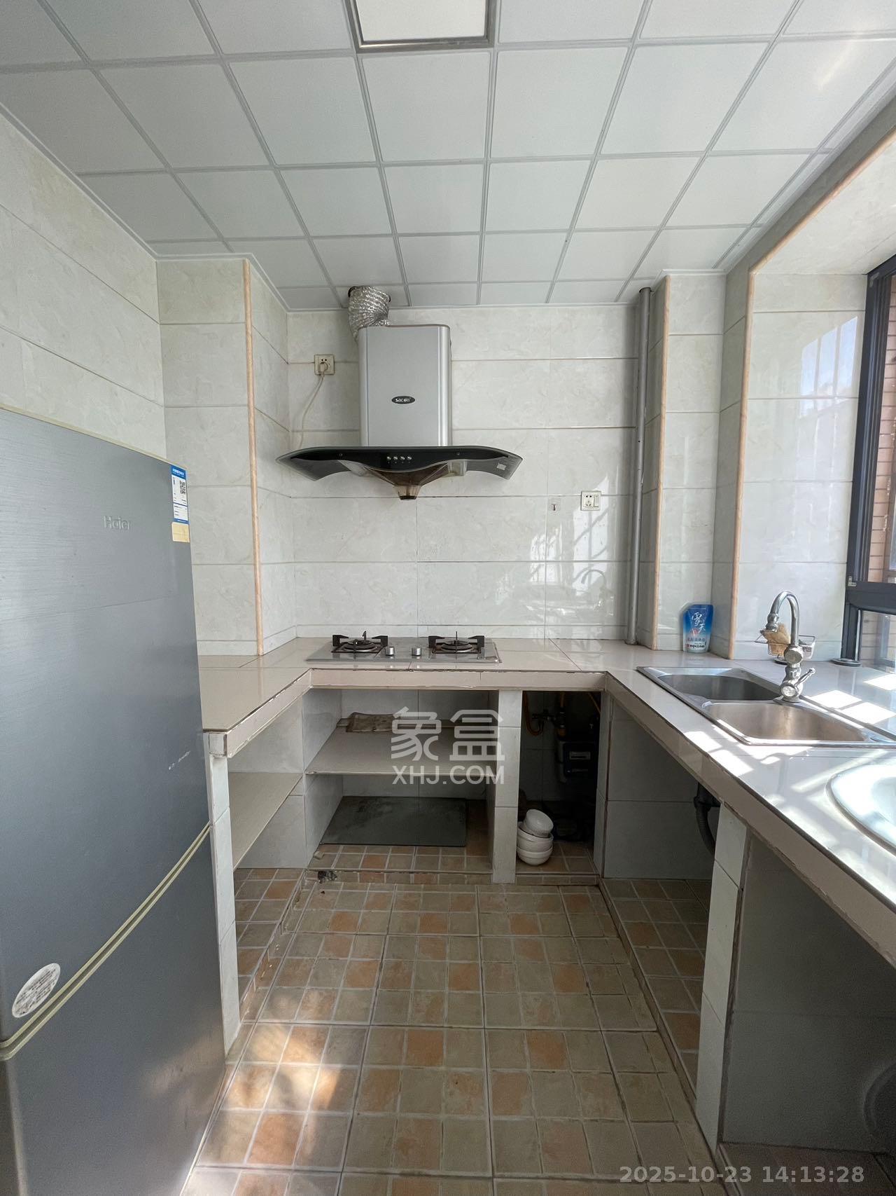 奥莱名邸  2室1厅1卫    1400.0元/月 奥莱名邸  2室1厅1卫    1400.0元/月室内图