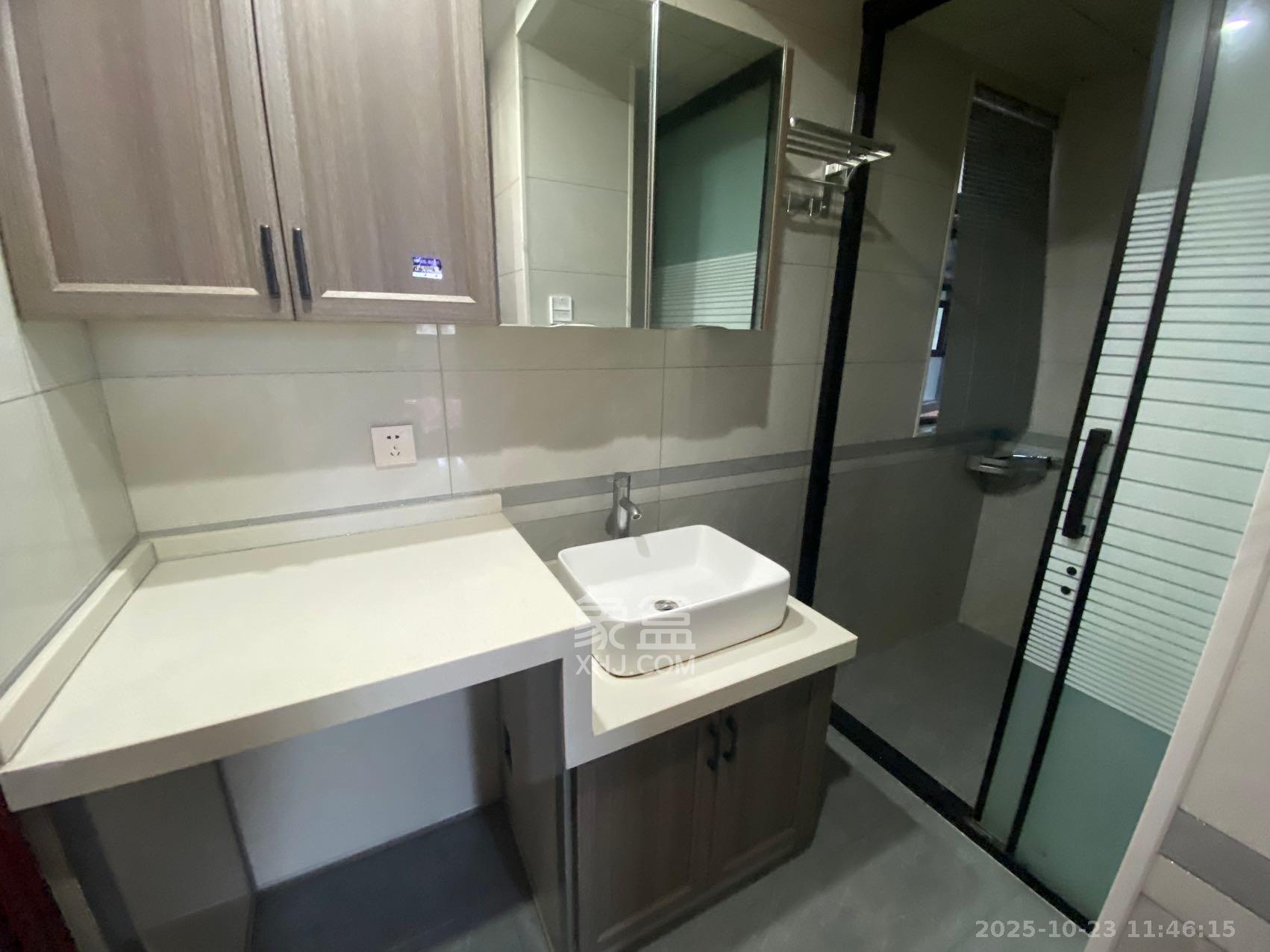 公园9号大都会  3室2厅2卫    4500.0元/月室内图