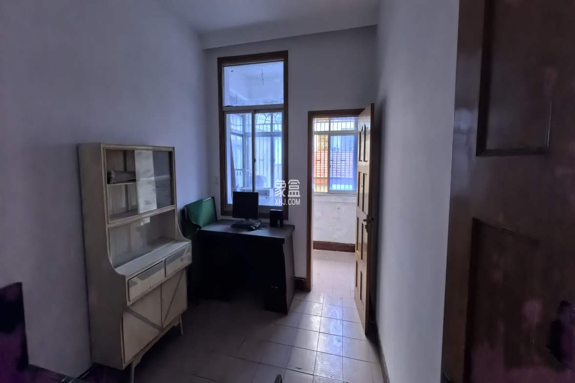 建工局宿舍 3室2厅1卫 1200.0元/月 建工局宿舍 3室2厅1卫 1200.0元/月室内图