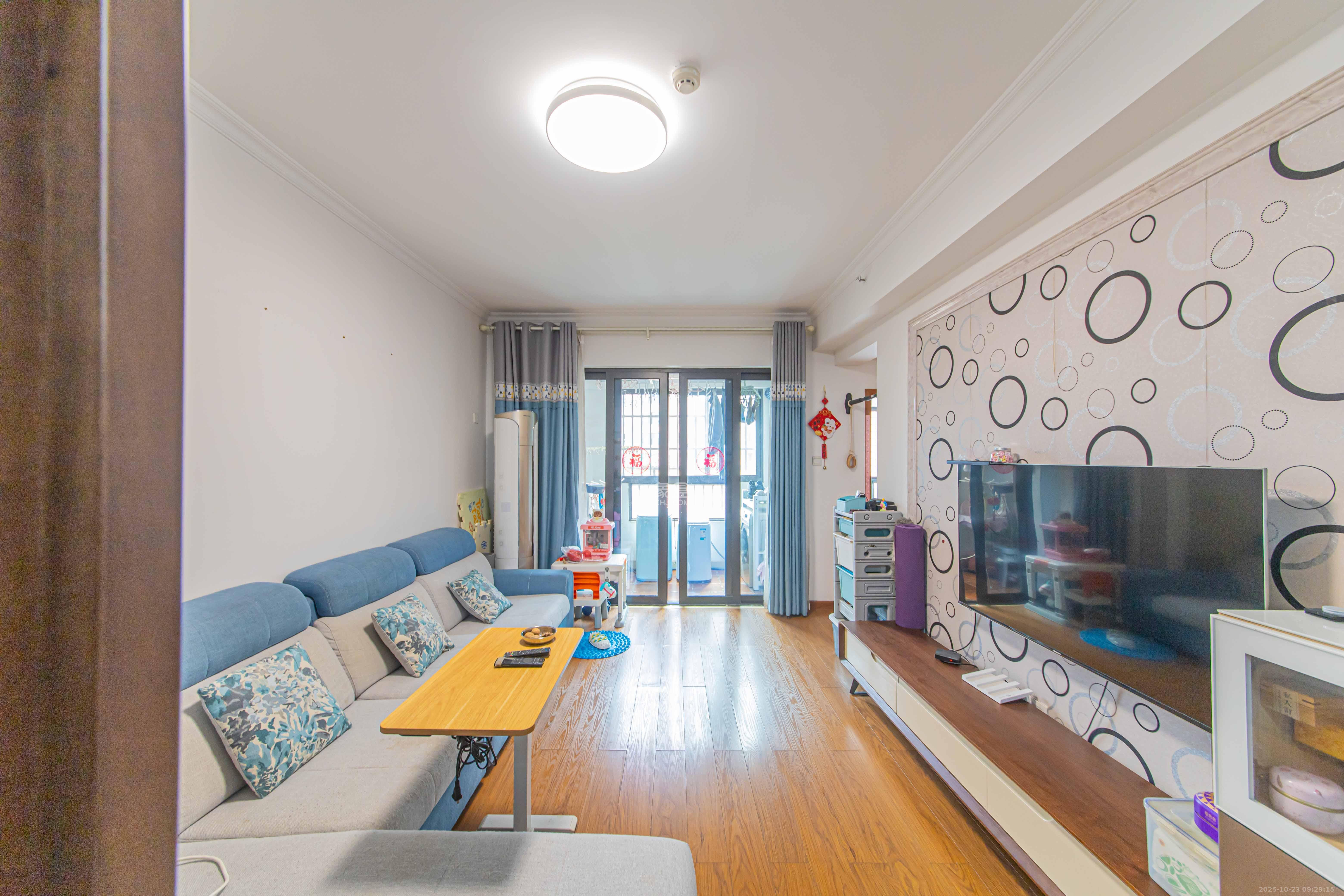 中信凯旋蓝岸(中信新城三期)  3室2厅1卫    48.0万 中信凯旋蓝岸(中信新城三期)  3室2厅1卫    48.0万客厅