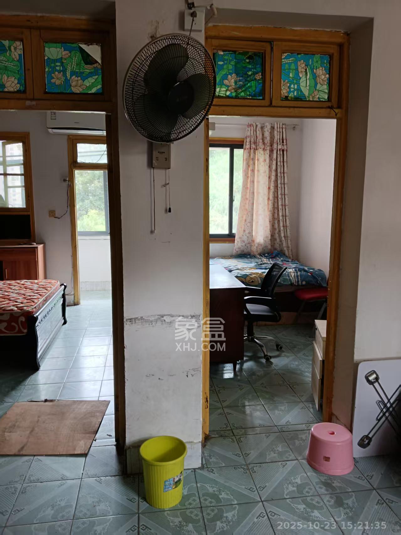 岳麓化工厂宿舍  2室1厅1卫    1000.0元/月室内图