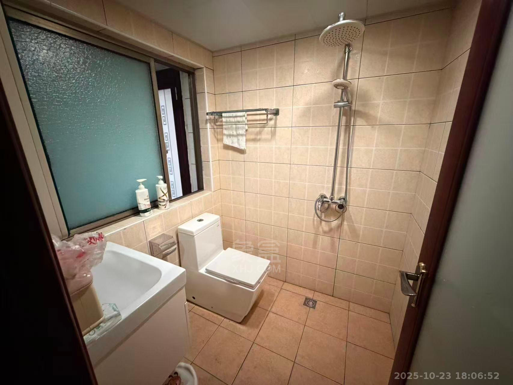 山水国际 5室2厅1卫 4000.0元/月 山水国际 5室2厅1卫 4000.0元/月室内图