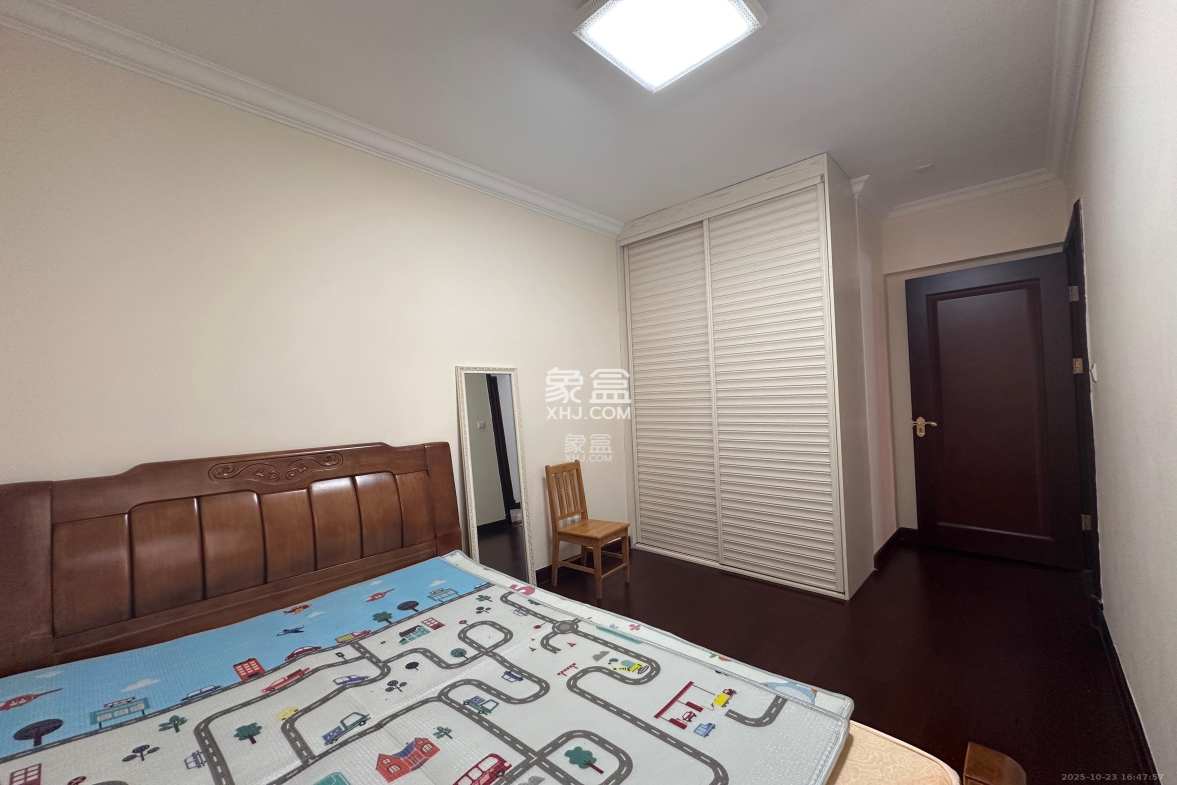 恒大雅苑 3室2厅2卫 3000.0元/月 恒大雅苑 3室2厅2卫 3000.0元/月室内图