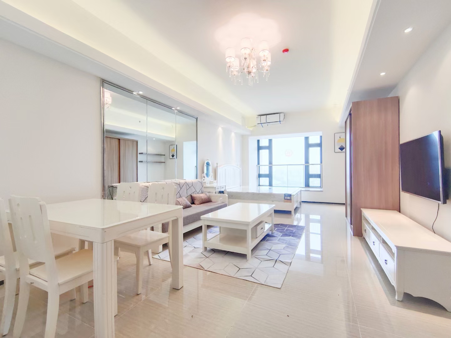 恒大外滩 1室1厅1卫 2300.0元/月 恒大外滩 1室1厅1卫 2300.0元/月室内图