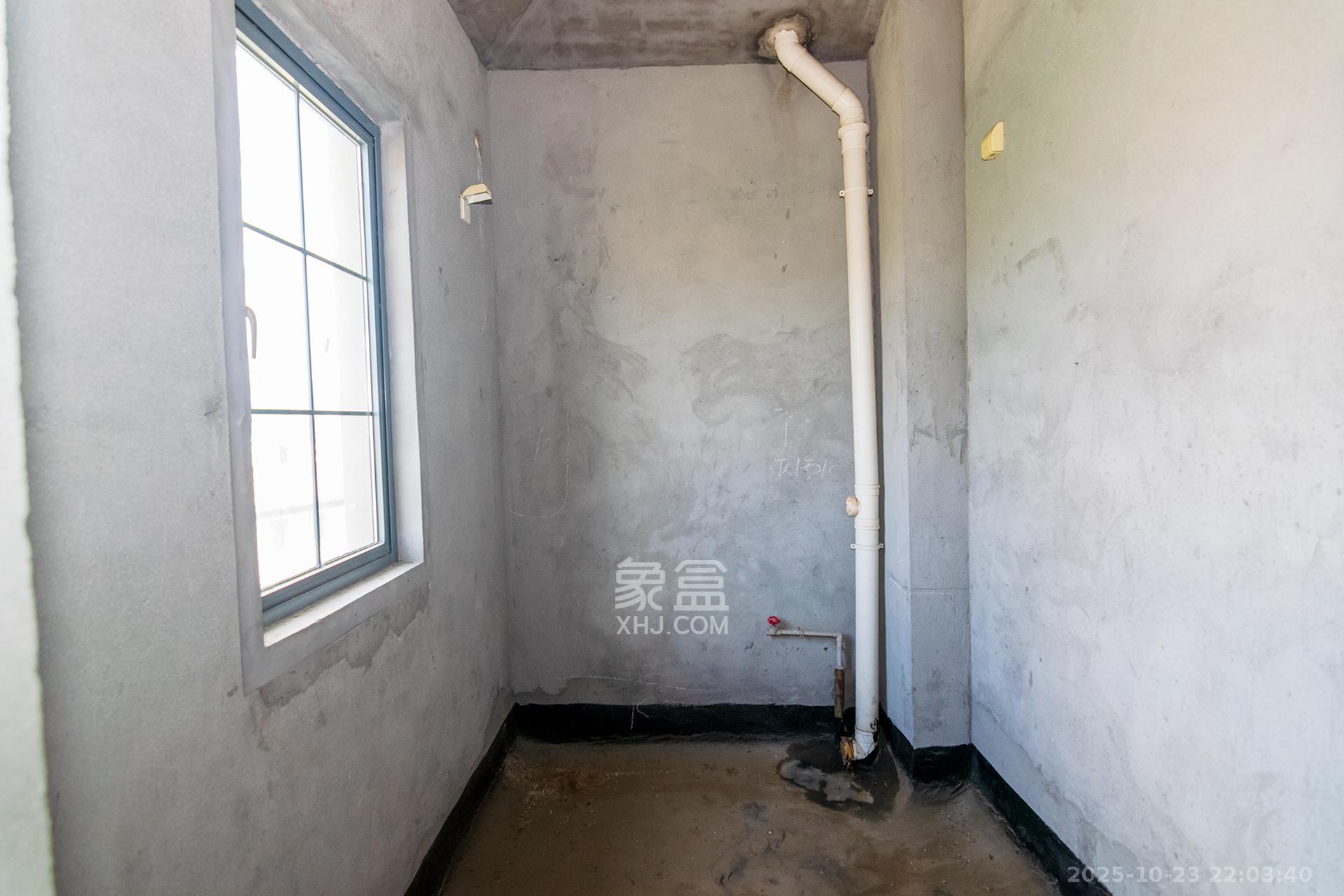 中粮北纬28°别墅  6室2厅4卫    528.0万卫生间