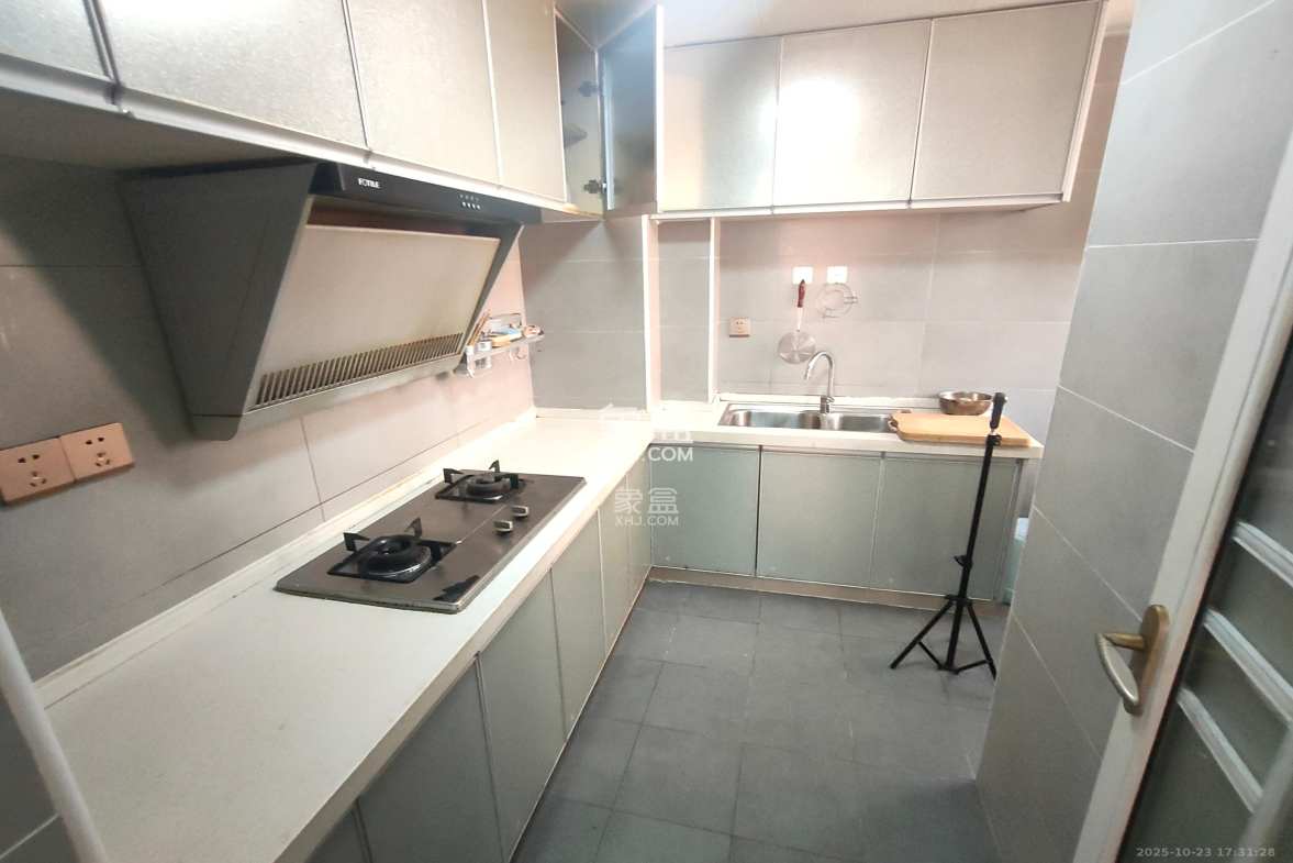 金科时代中心 2室1厅1卫 1800.0元/月 金科时代中心 2室1厅1卫 1800.0元/月室内图