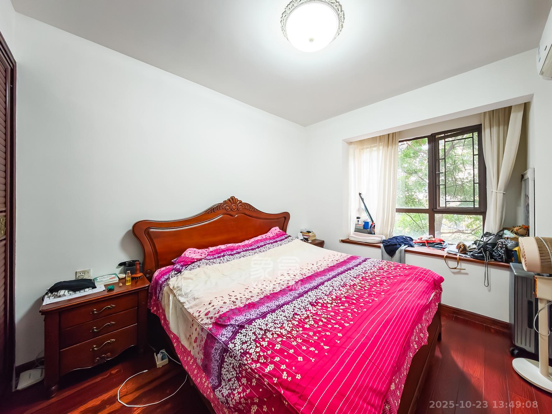 山语城二期 3室2厅1卫 68.0万 山语城二期 3室2厅1卫 68.0万卧室