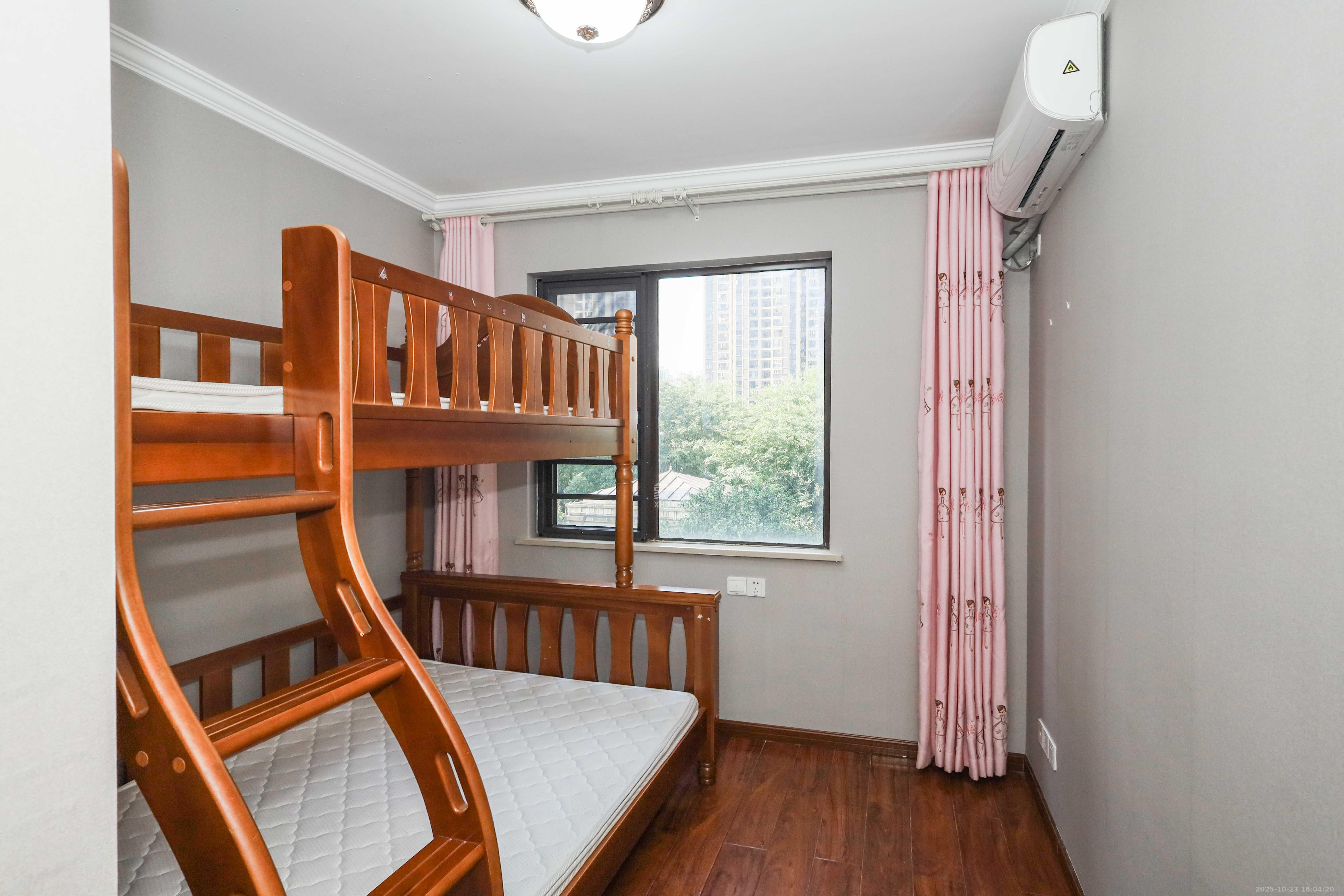 梅溪鑫苑名家  3室2厅2卫    109.0万 梅溪鑫苑名家  3室2厅2卫    109.0万卧室