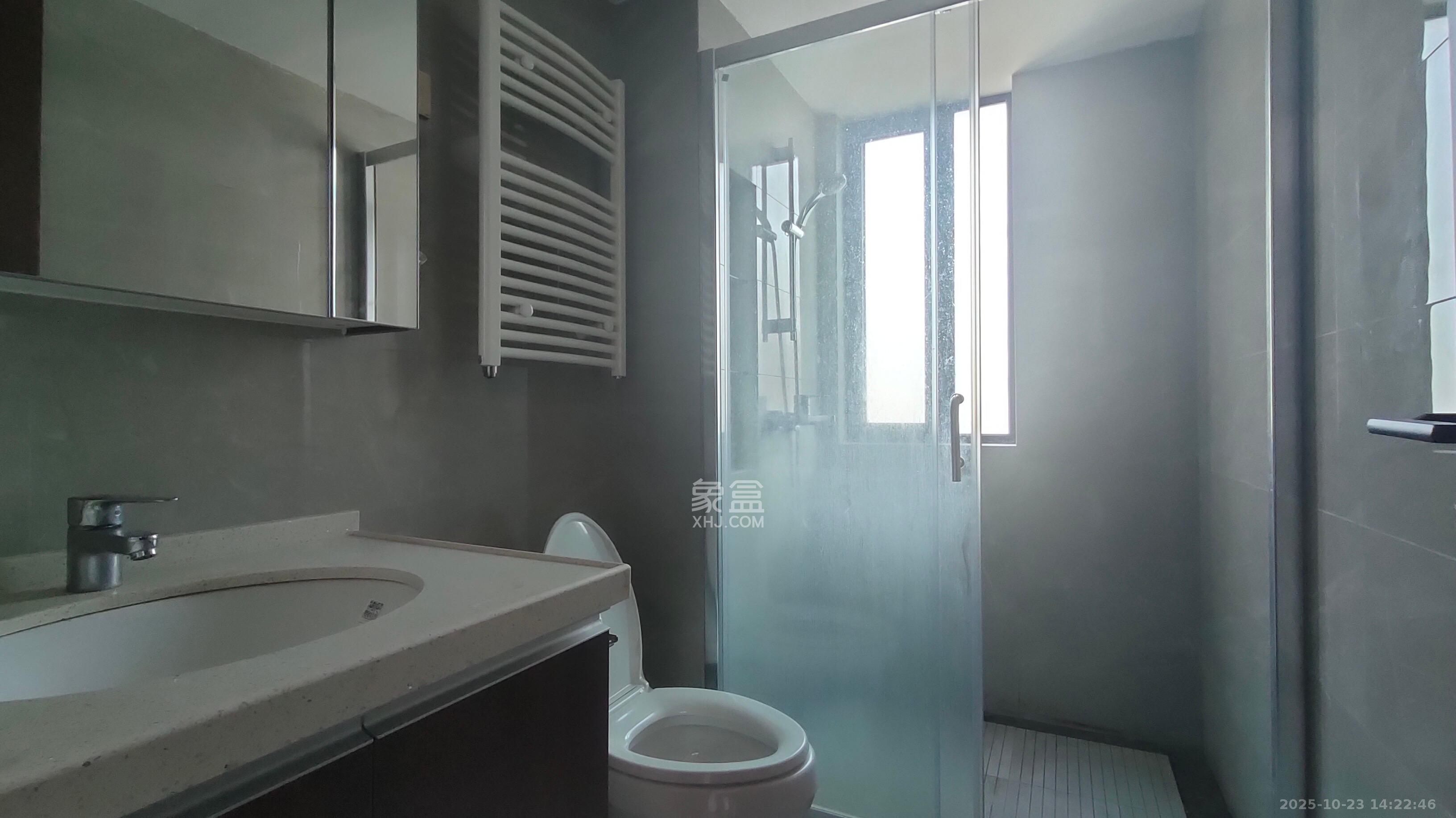 绿地长沙城际空间站(绿地新里佳苑)  4室2厅2卫    3000.0元/月 绿地长沙城际空间站(绿地新里佳苑)  4室2厅2卫    3000.0元/月室内图