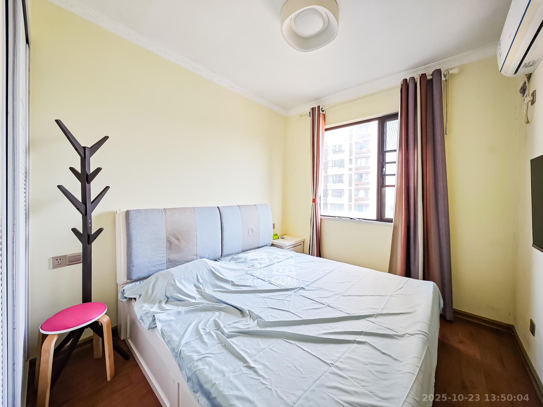 山语城三期  3室2厅2卫    88.0万 山语城三期  3室2厅2卫    88.0万卧室