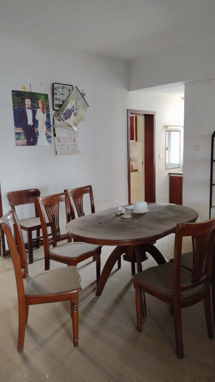 信义园 4室2厅2卫 2000.0元/月 信义园 4室2厅2卫 2000.0元/月室内图