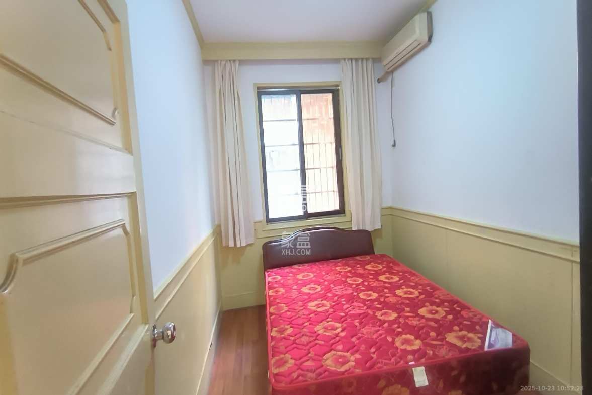 红旗区四片 3室2厅1卫 2200.0元/月 红旗区四片 3室2厅1卫 2200.0元/月室内图