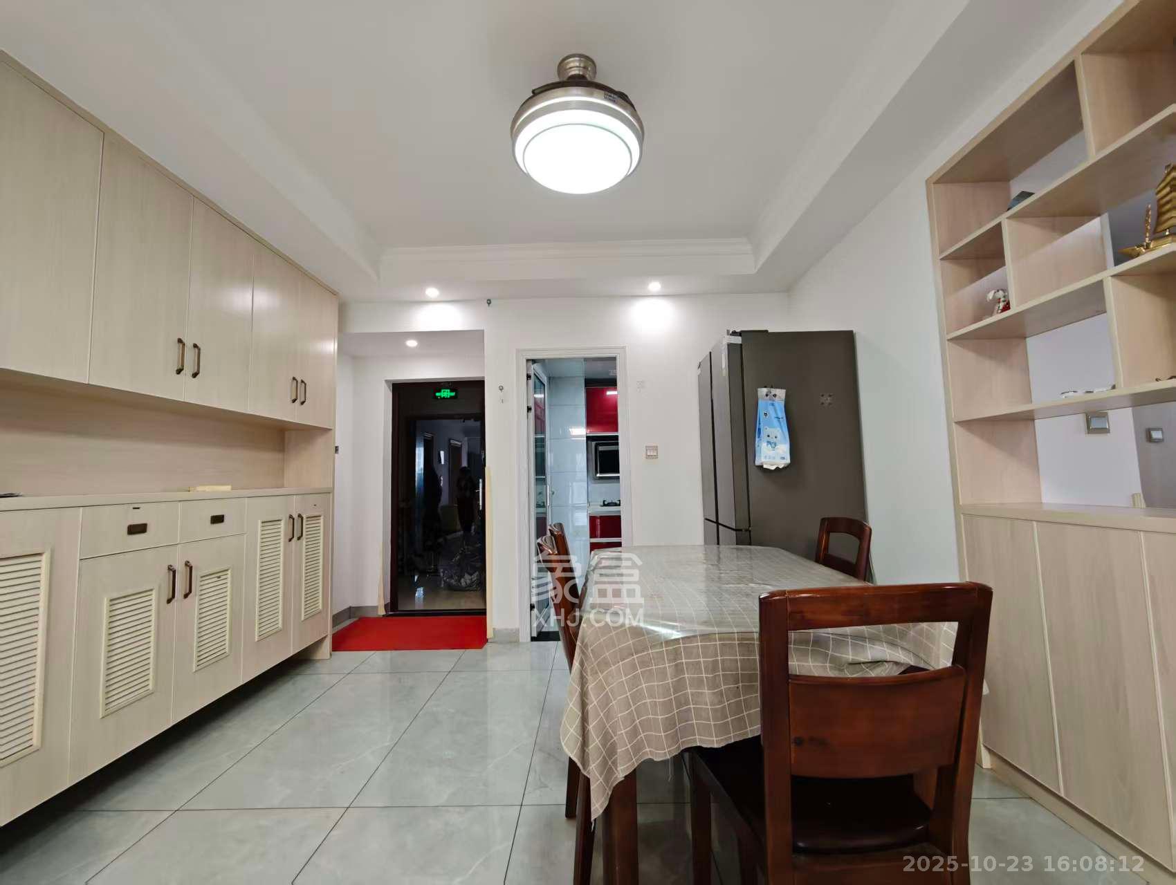 荣盛花语城  3室2厅2卫    2500.0元/月室内图