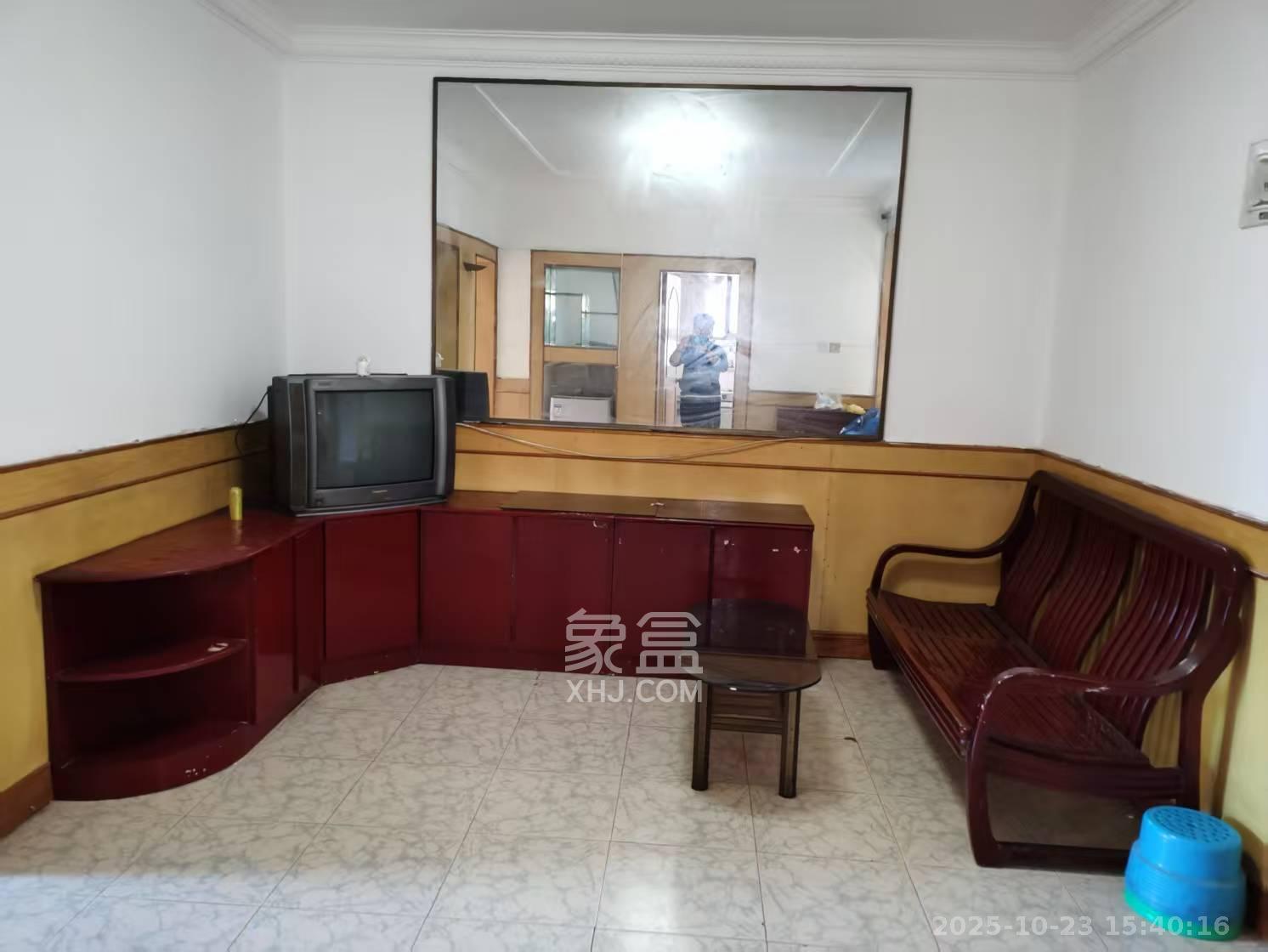 兴通园公寓  2室1厅1卫    1400.0元/月室内图