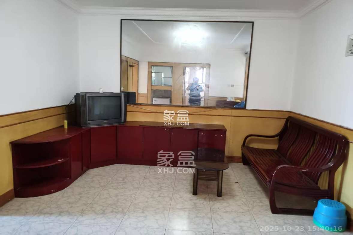 兴通园公寓  2室1厅1卫    1400.0元/月 兴通园公寓  2室1厅1卫    1400.0元/月室内图