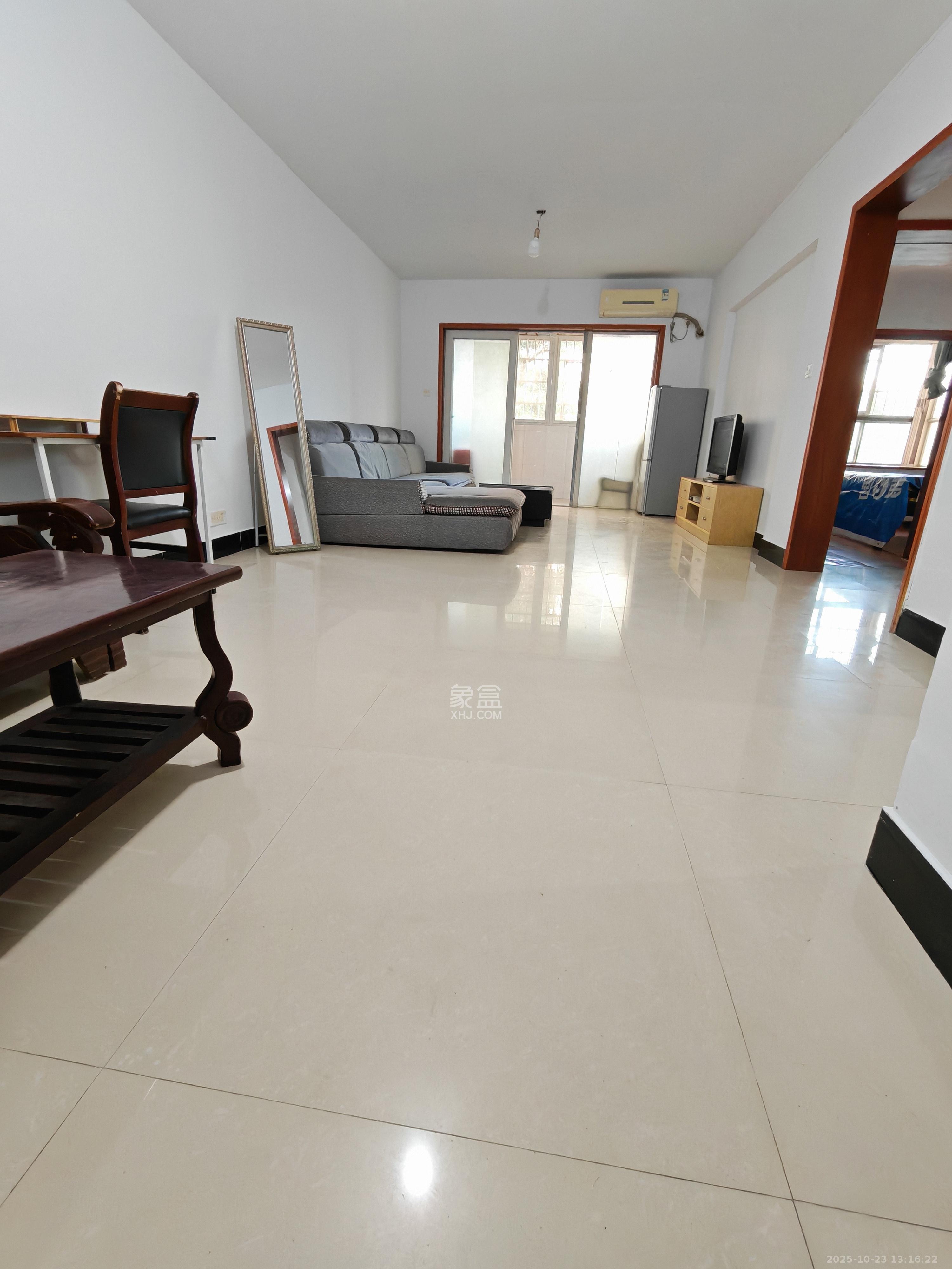 德润园  1室2厅1卫    1800.0元/月 德润园  1室2厅1卫    1800.0元/月