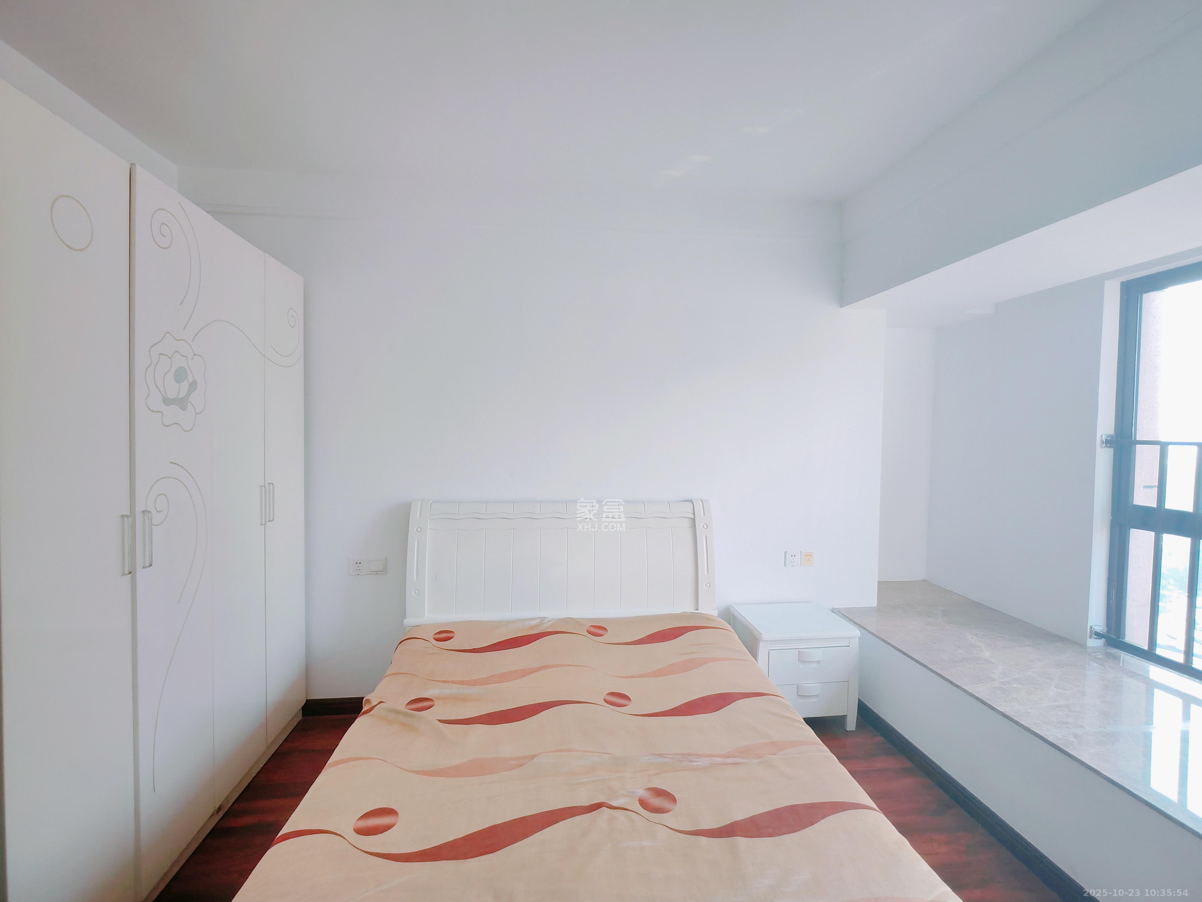 绿地中央广场 3室2厅1卫 2500.0元/月 绿地中央广场 3室2厅1卫 2500.0元/月室内图