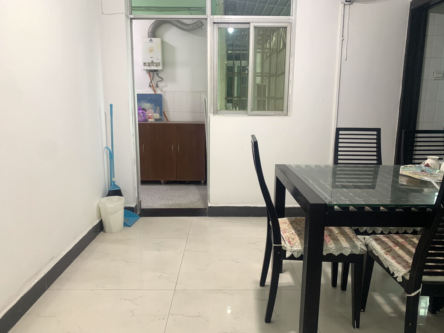 民贸花园 3室2厅2卫 115.0万 民贸花园 3室2厅2卫 115.0万客厅