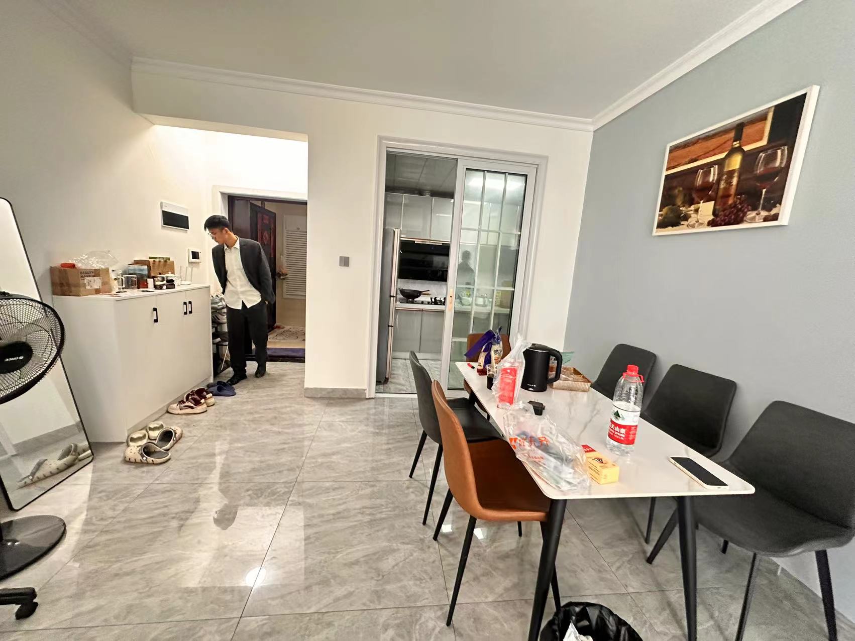 万恒白金汉宫  3室2厅2卫    2500.0元/月室内图