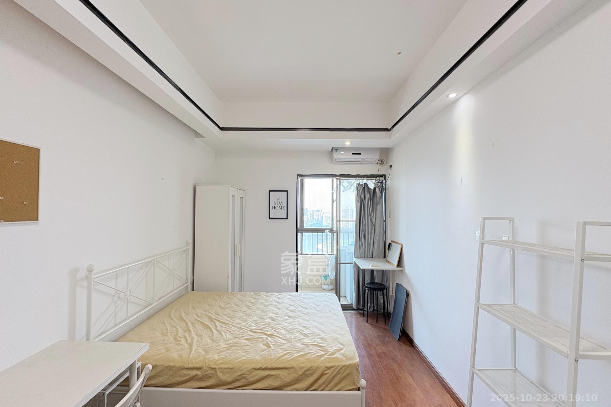 长盛上东区  1室1厅1卫    38.0万 长盛上东区  1室1厅1卫    38.0万客厅