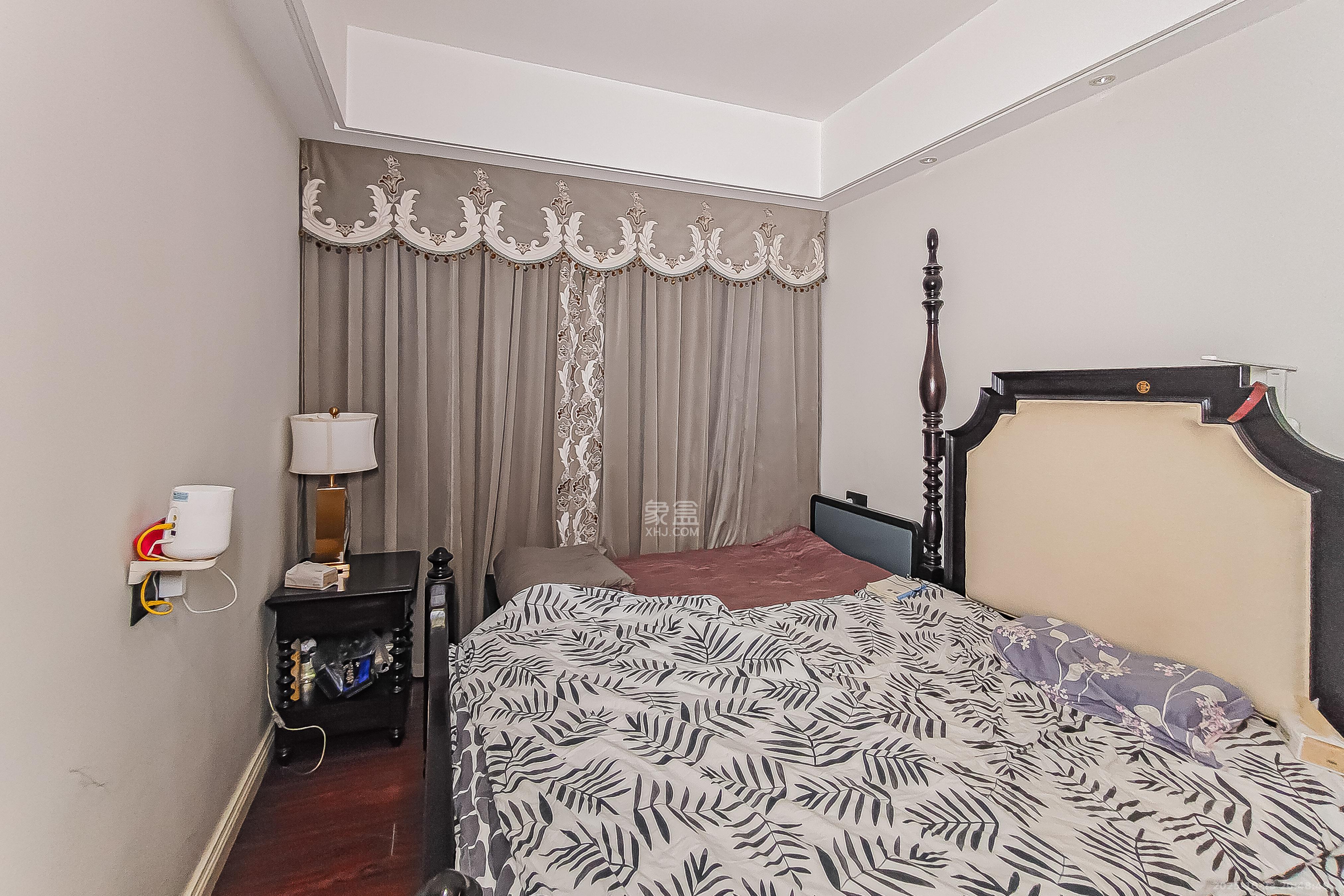 保利国际广场  1室2厅1卫    348.0万 保利国际广场  1室2厅1卫    348.0万卧室