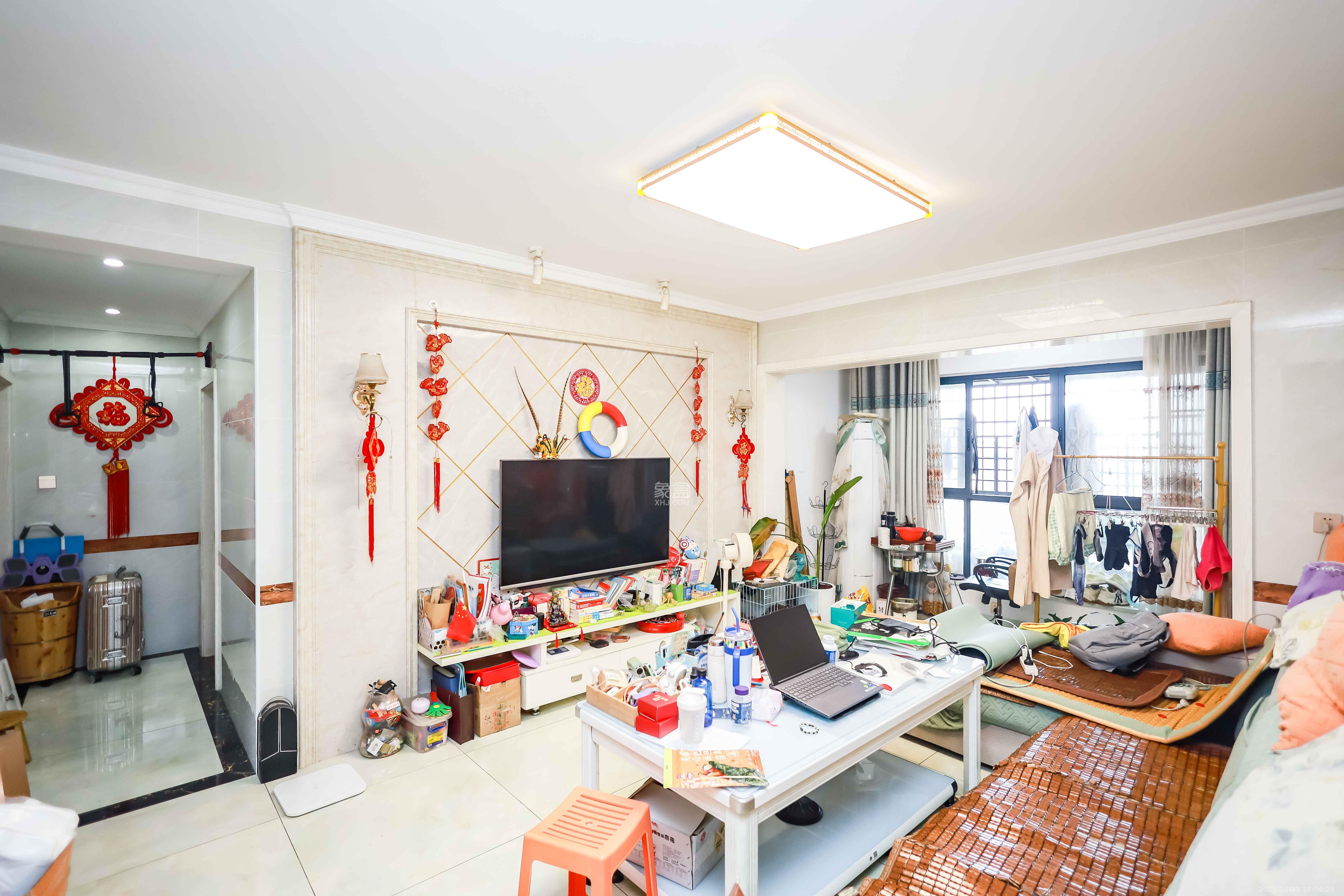 天麓尚层 1室0厅0卫 85.0万 天麓尚层 1室0厅0卫 85.0万客厅