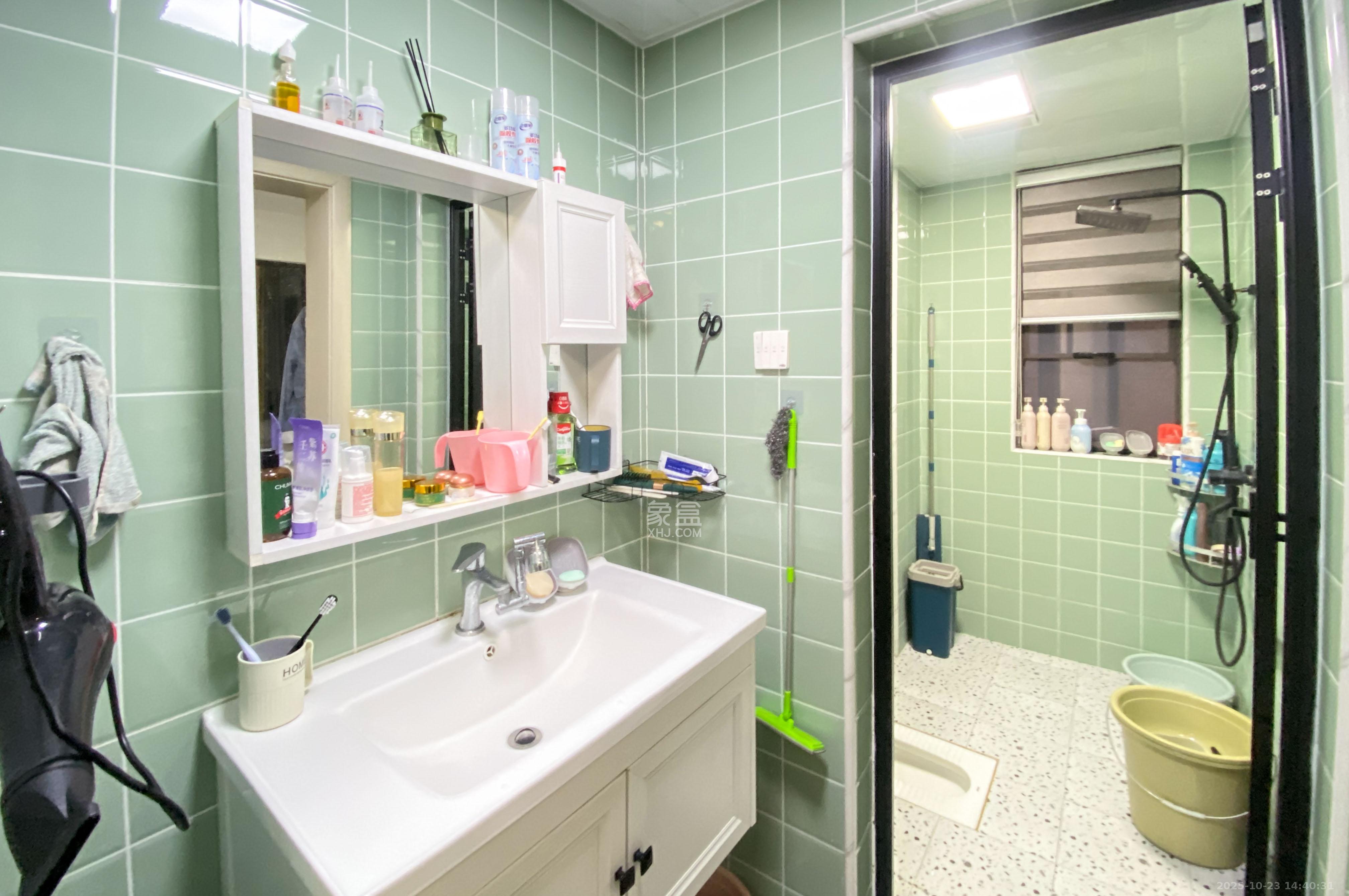 金茂梅溪湖 3室2厅2卫 134.5万 金茂梅溪湖 3室2厅2卫 134.5万卫生间