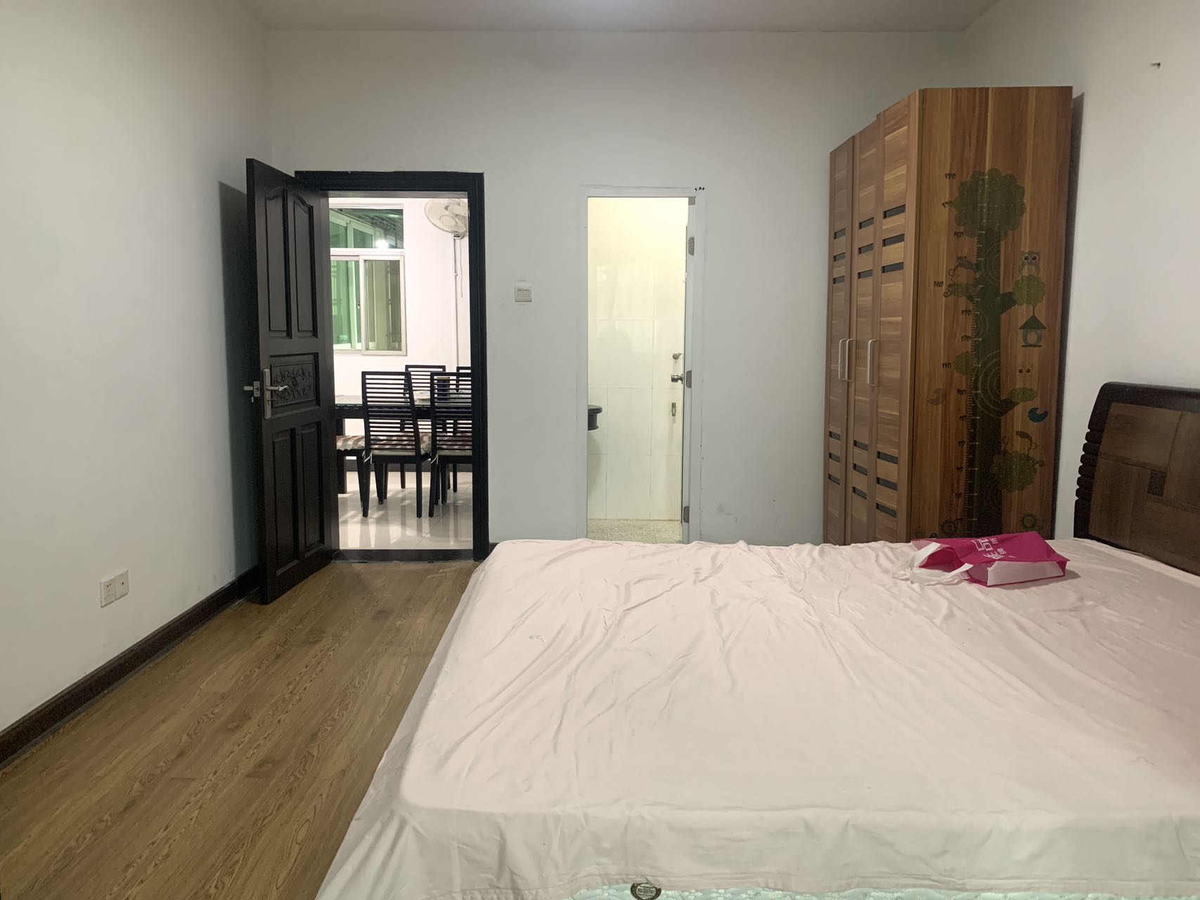 民贸花园  3室2厅2卫    115.0万客厅