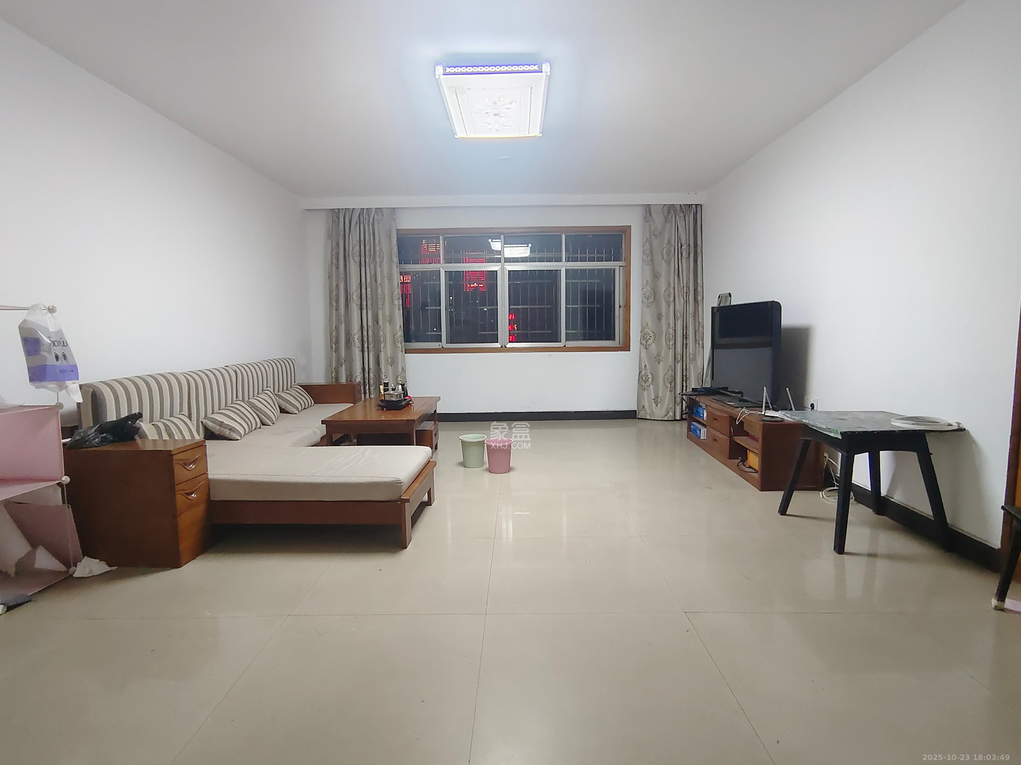 银园公寓(长沙县)  3室2厅2卫    1600.0元/月 银园公寓(长沙县)  3室2厅2卫    1600.0元/月室内图1