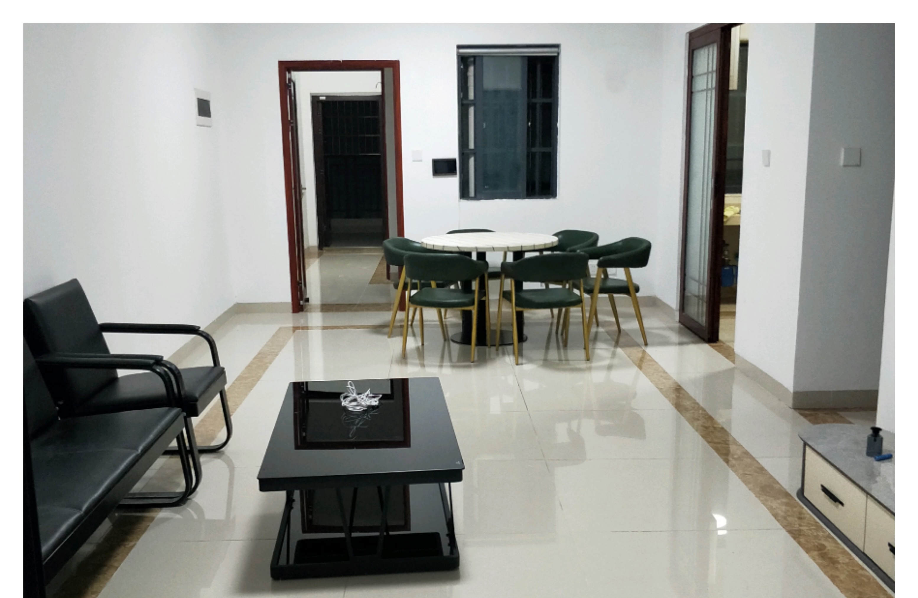 金龙苑  1室0厅0卫    2600.0元/月