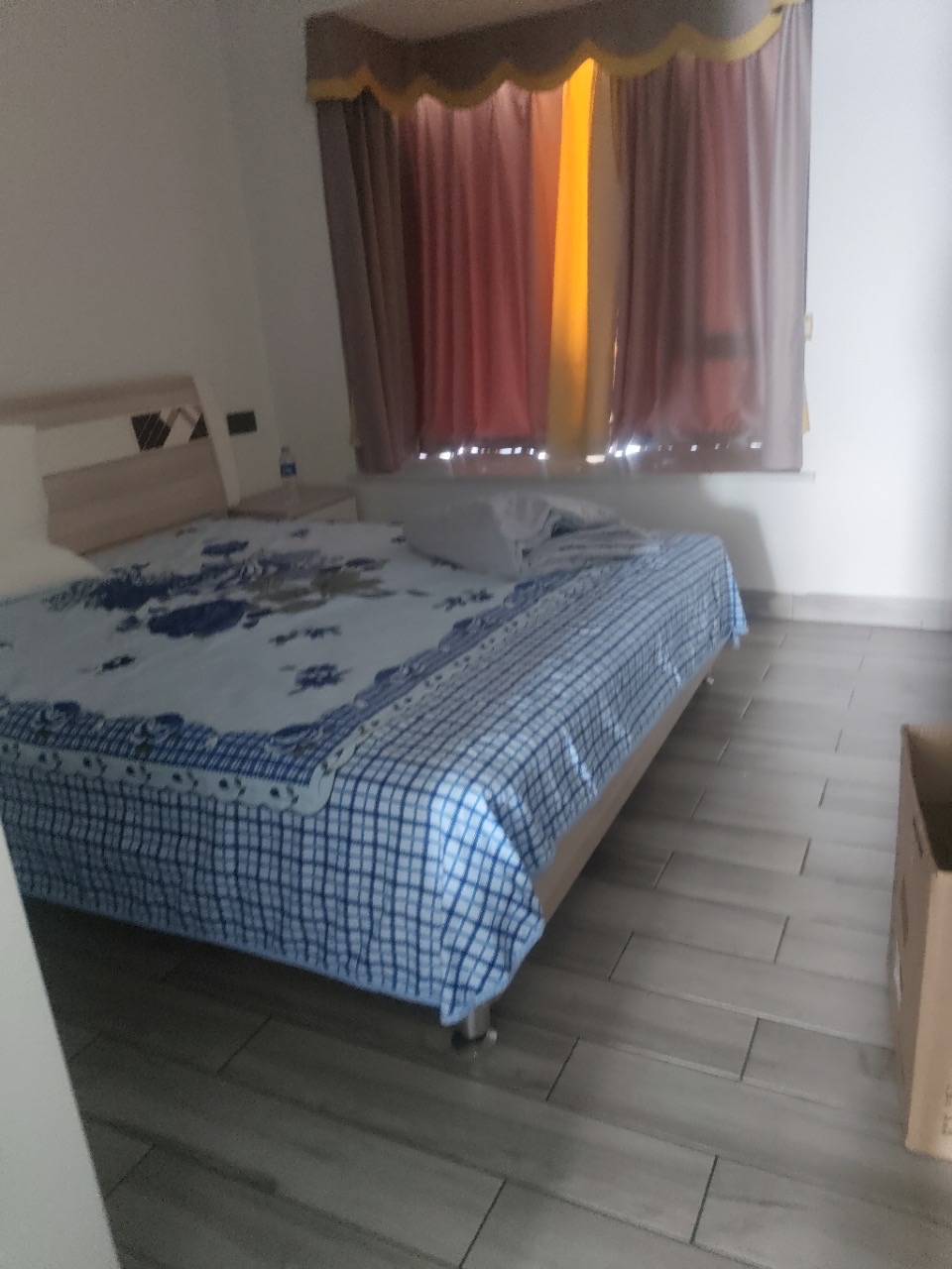 绿地城逸园  1室2厅2卫    110.0万