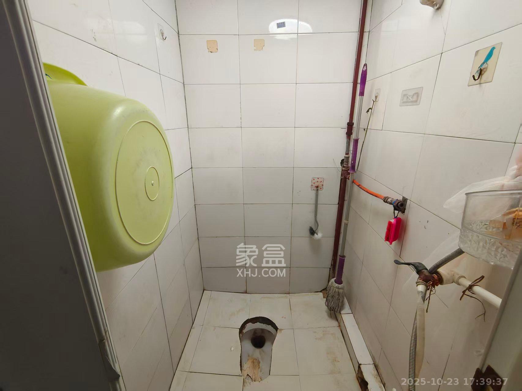 杜家塘小区  2室1厅1卫    1000.0元/月 杜家塘小区  2室1厅1卫    1000.0元/月室内图1