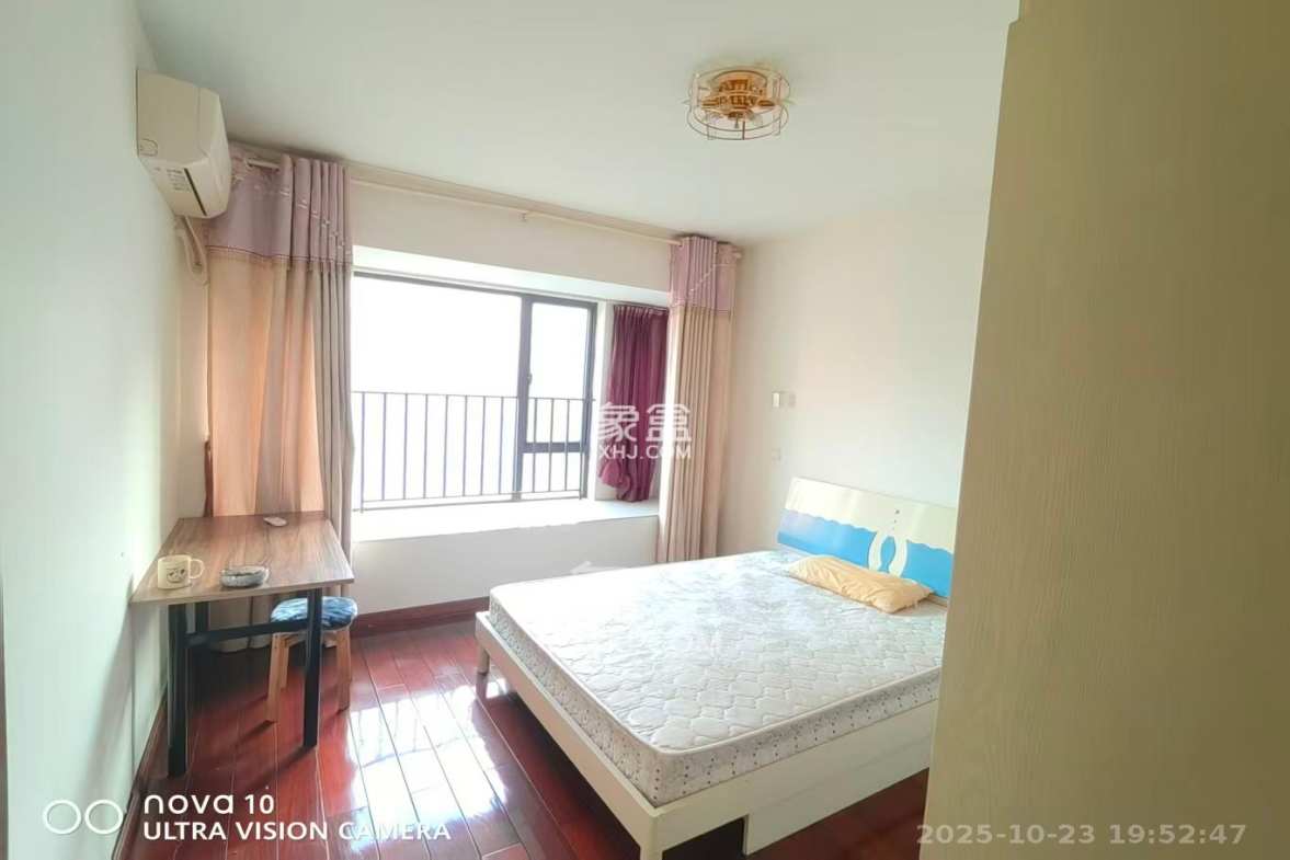 华润凤凰城二期  3室2厅1卫    1800.0元/月 华润凤凰城二期  3室2厅1卫    1800.0元/月室内图