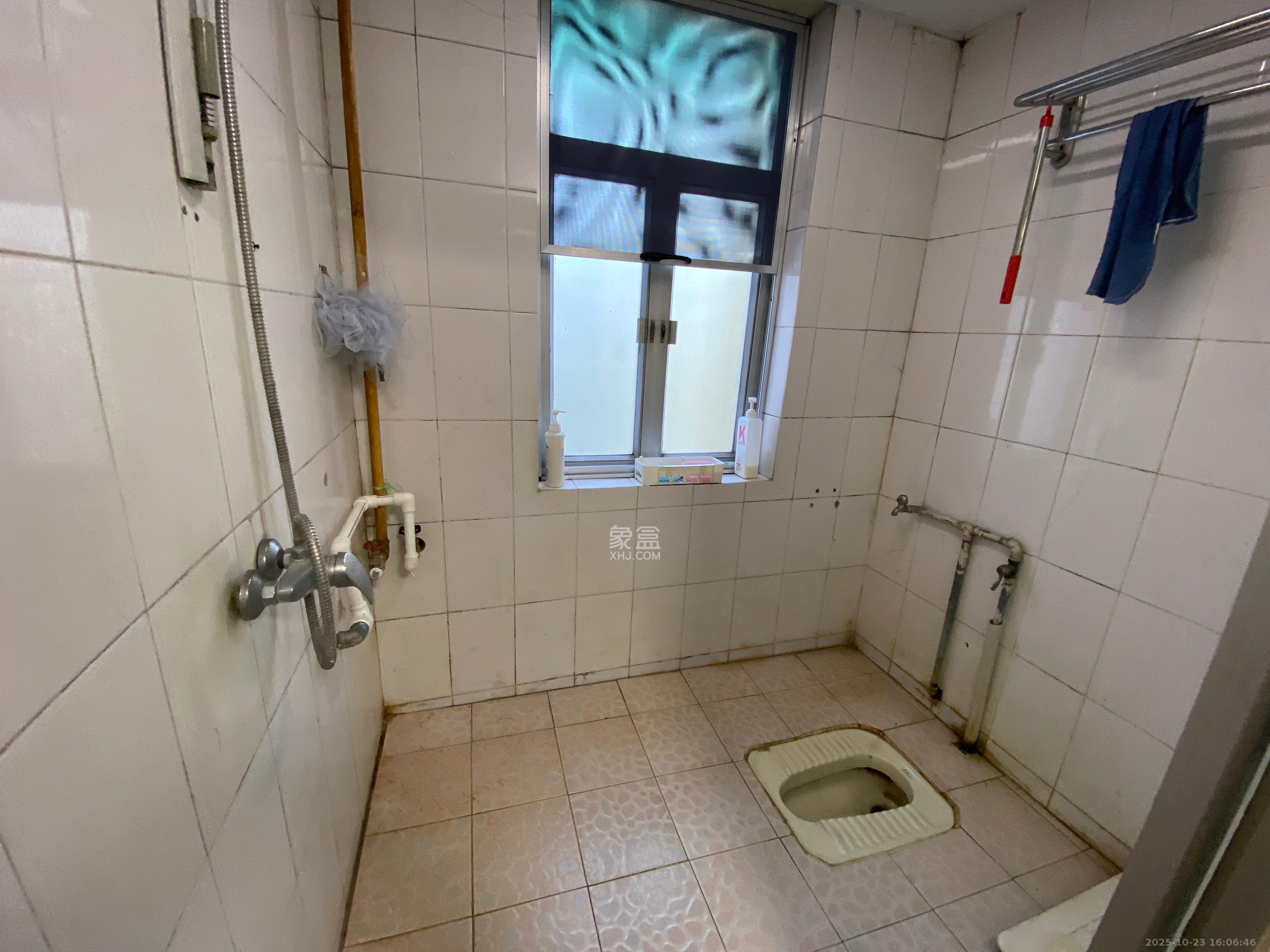 鸿园小区  3室2厅1卫    2700.0元/月 鸿园小区  3室2厅1卫    2700.0元/月室内图