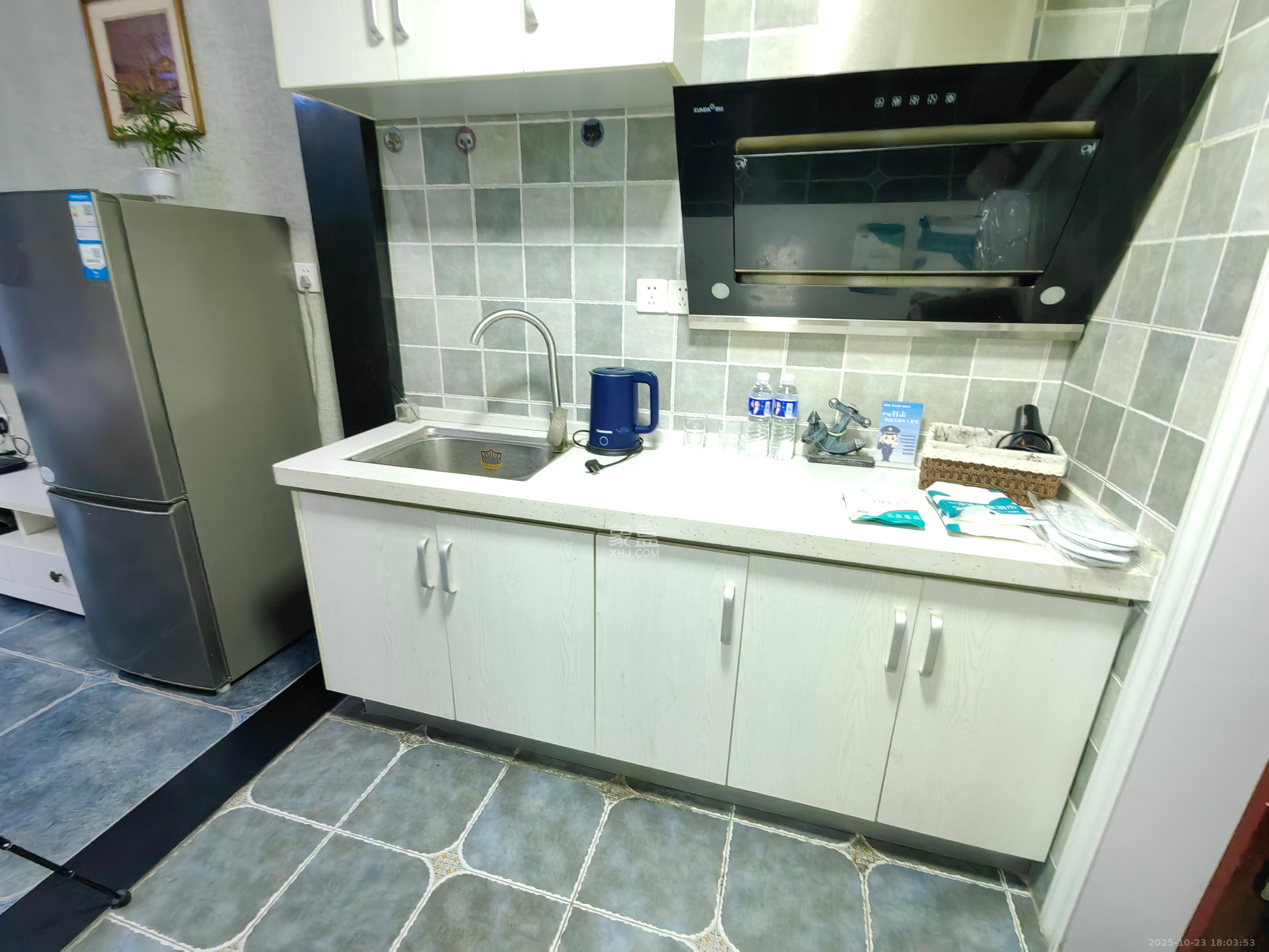 京武浪琴山一、二期  1室2厅2卫    1700.0元/月室内图