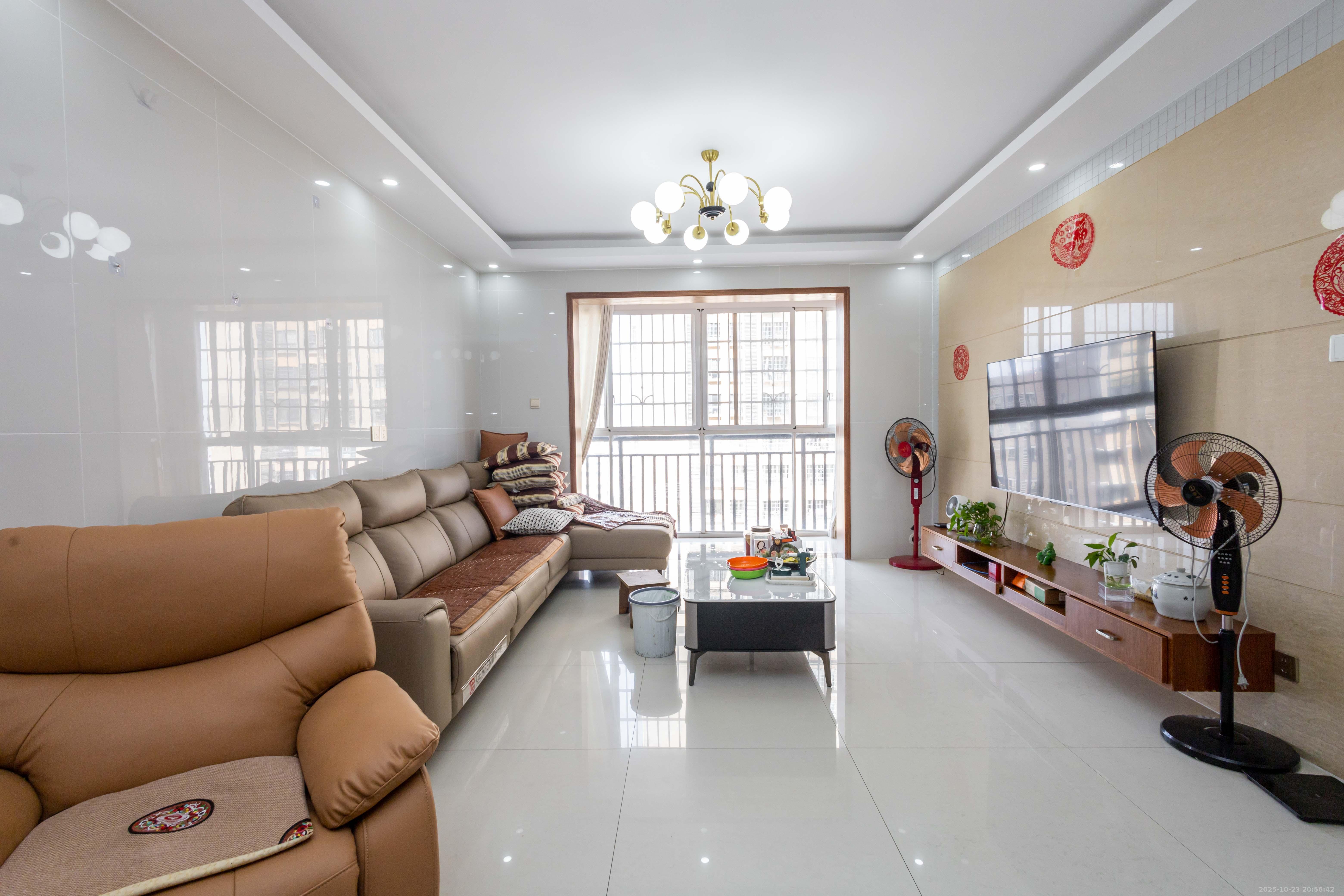 丁家高层公寓(领尚公寓)  3室2厅2卫    49.8万 丁家高层公寓(领尚公寓)  3室2厅2卫    49.8万客厅