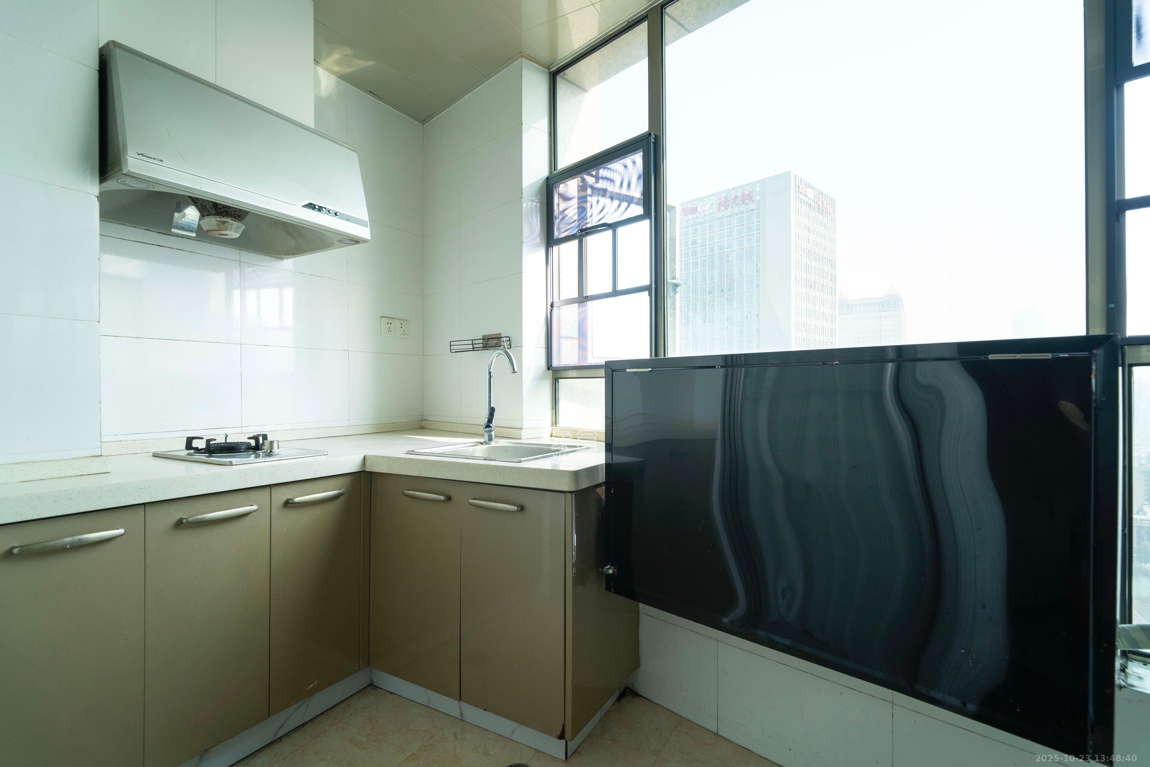 泉昇同福大厦  1室1厅1卫    2300.0元/月室内图