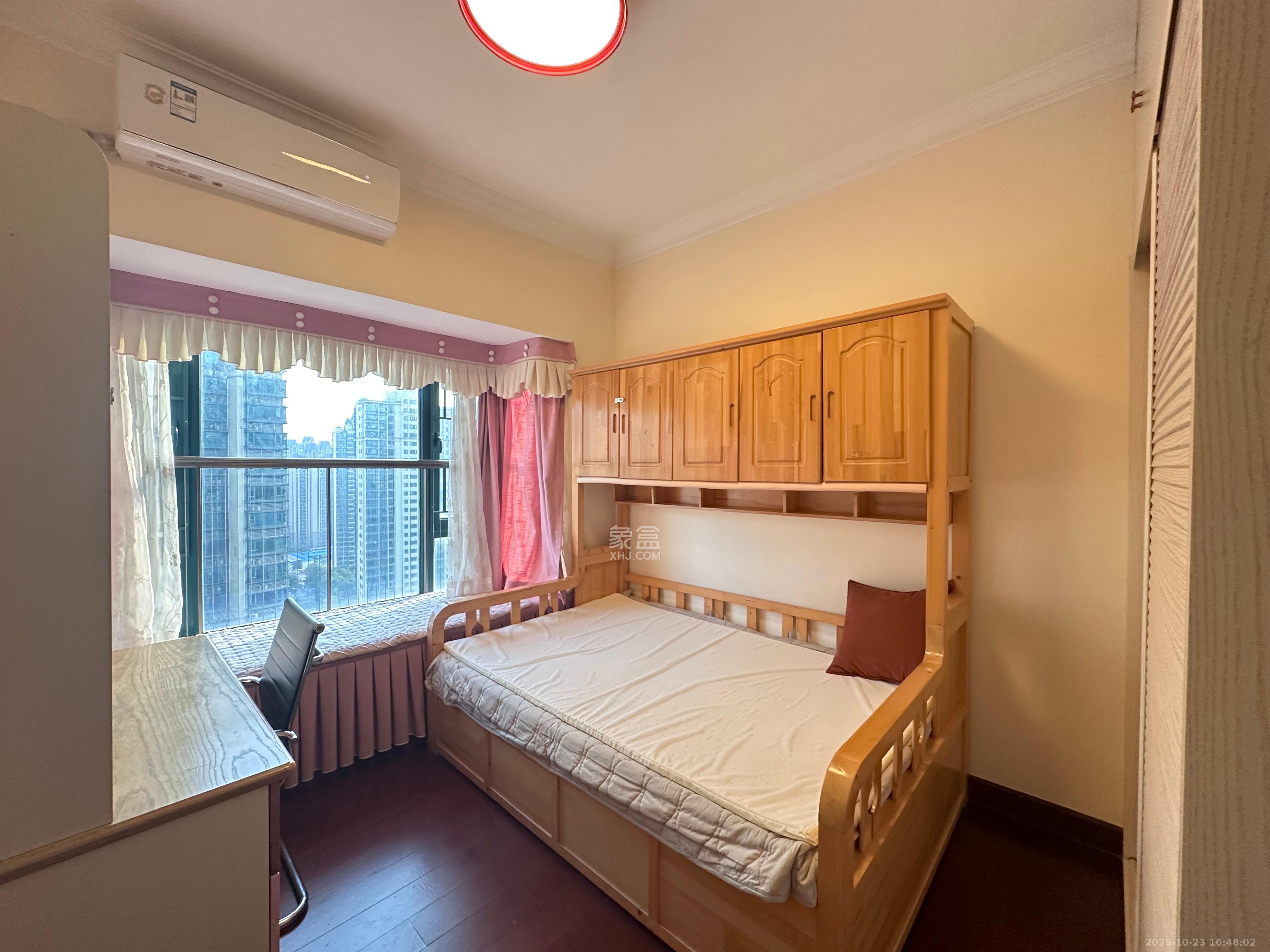 恒大雅苑  3室2厅2卫    3000.0元/月室内图