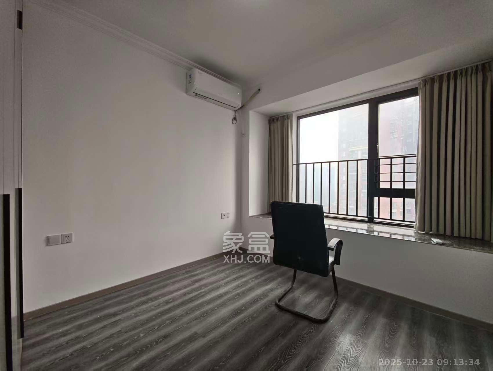 华润凤凰城二期  3室2厅2卫    3000.0元/月 华润凤凰城二期  3室2厅2卫    3000.0元/月室内图