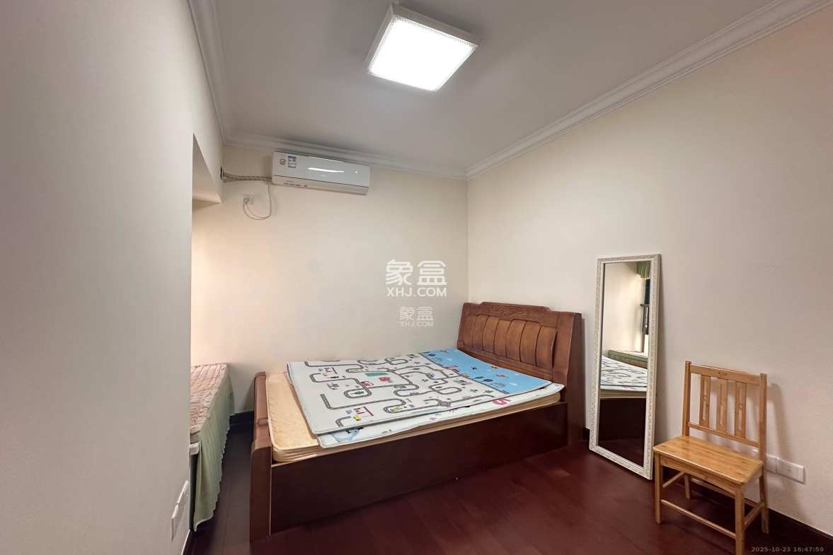 恒大雅苑 3室2厅2卫 3000.0元/月 恒大雅苑 3室2厅2卫 3000.0元/月室内图