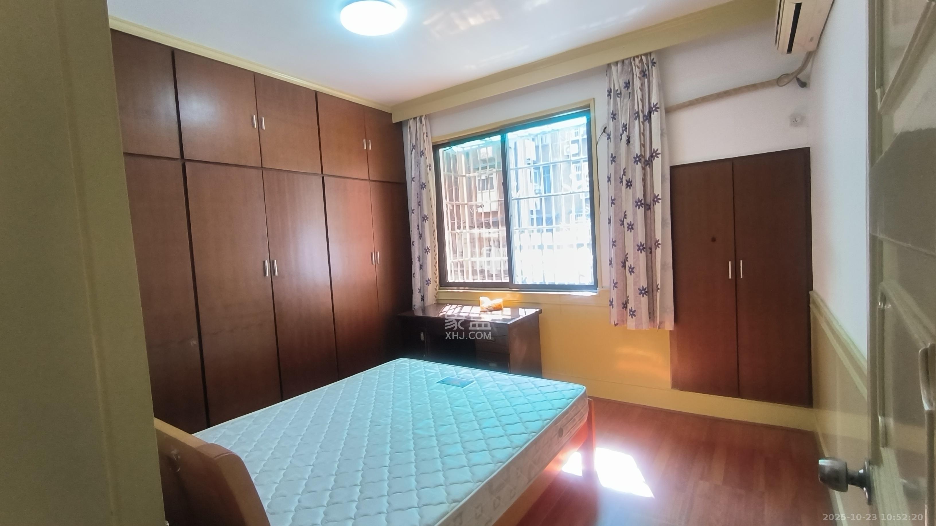 红旗区四片  3室2厅1卫    2200.0元/月室内图