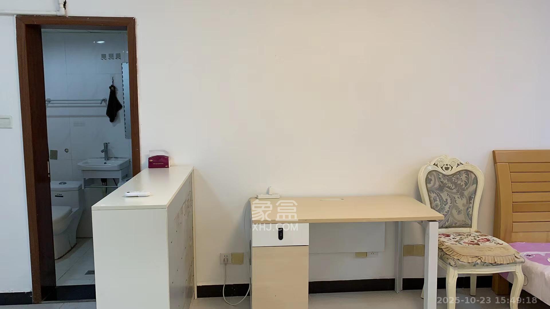 芙蓉同发  1室1厅1卫    1400.0元/月 芙蓉同发  1室1厅1卫    1400.0元/月室内图