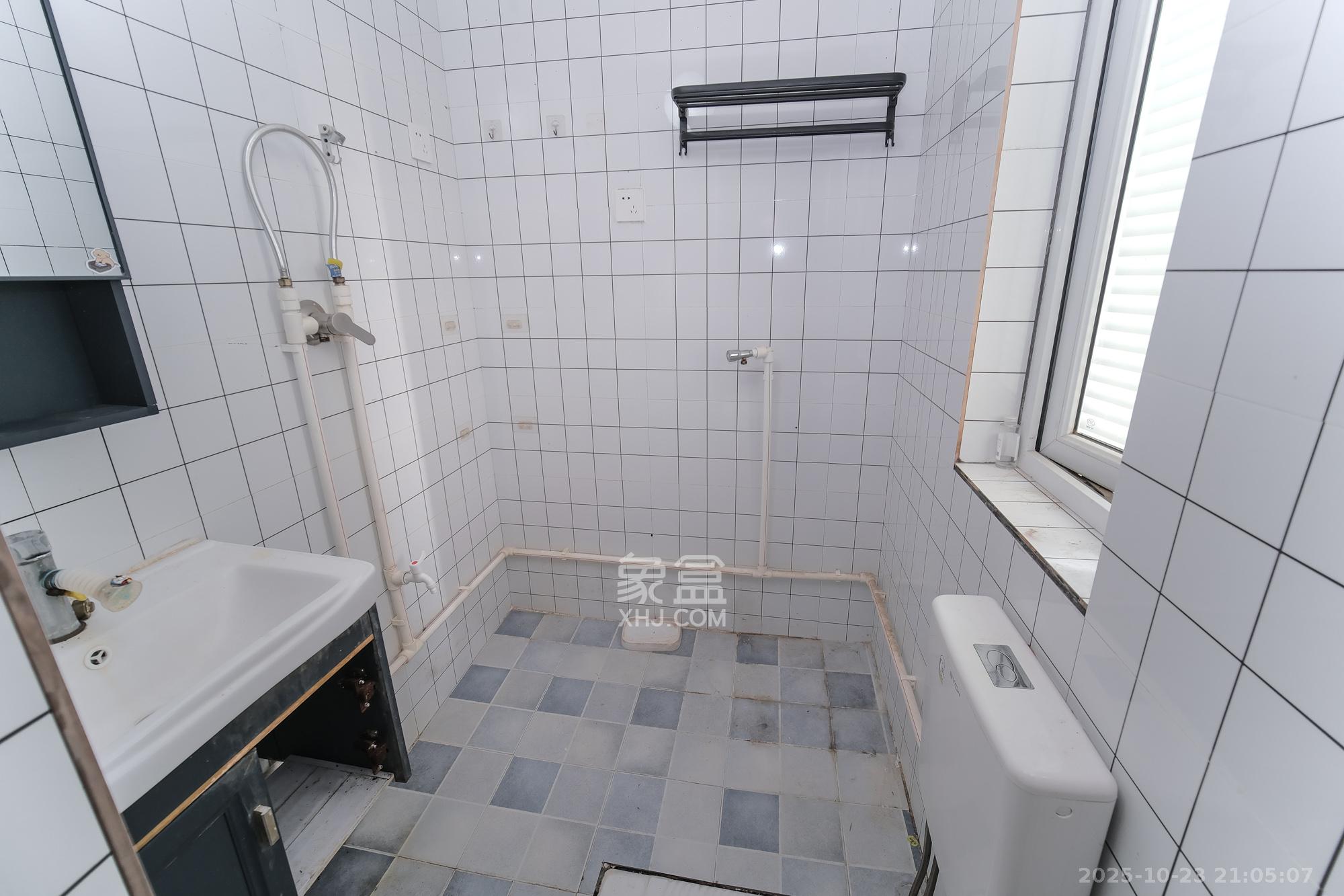 保利香槟国际  4室2厅2卫    108.0万 保利香槟国际  4室2厅2卫    108.0万其他