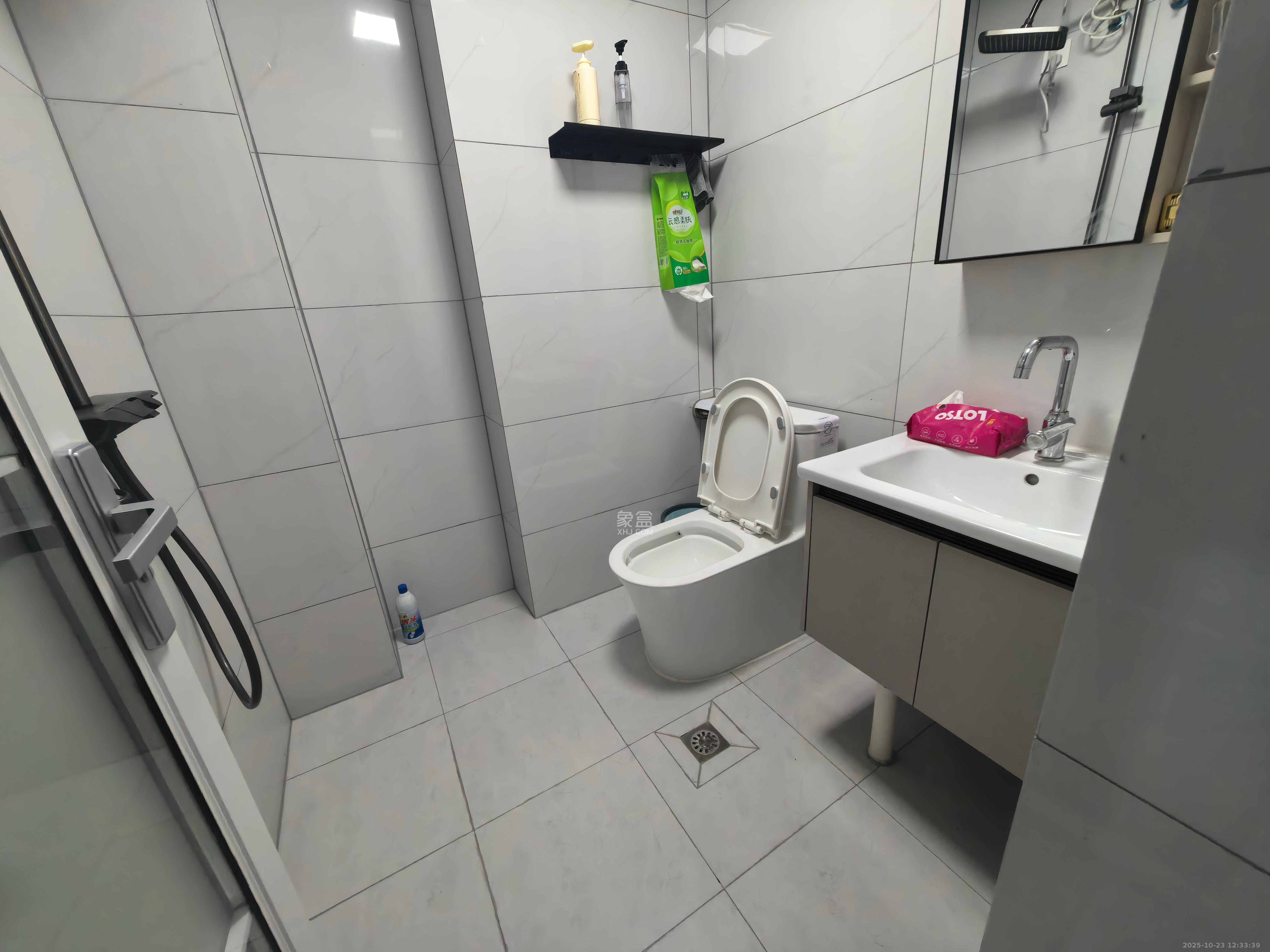 鄱阳汇金中心 2室1厅1卫 1800.0元/月 鄱阳汇金中心 2室1厅1卫 1800.0元/月室内图