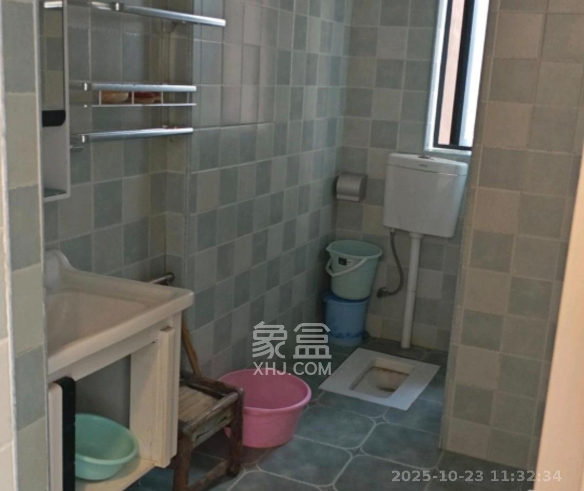 山水誉峰 3室2厅2卫 2600.0元/月 山水誉峰 3室2厅2卫 2600.0元/月室内图