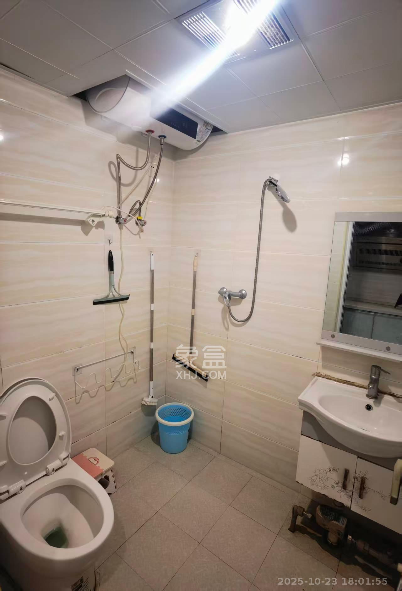 米兰春天  1室1厅1卫    1300.0元/月 米兰春天  1室1厅1卫    1300.0元/月室内图