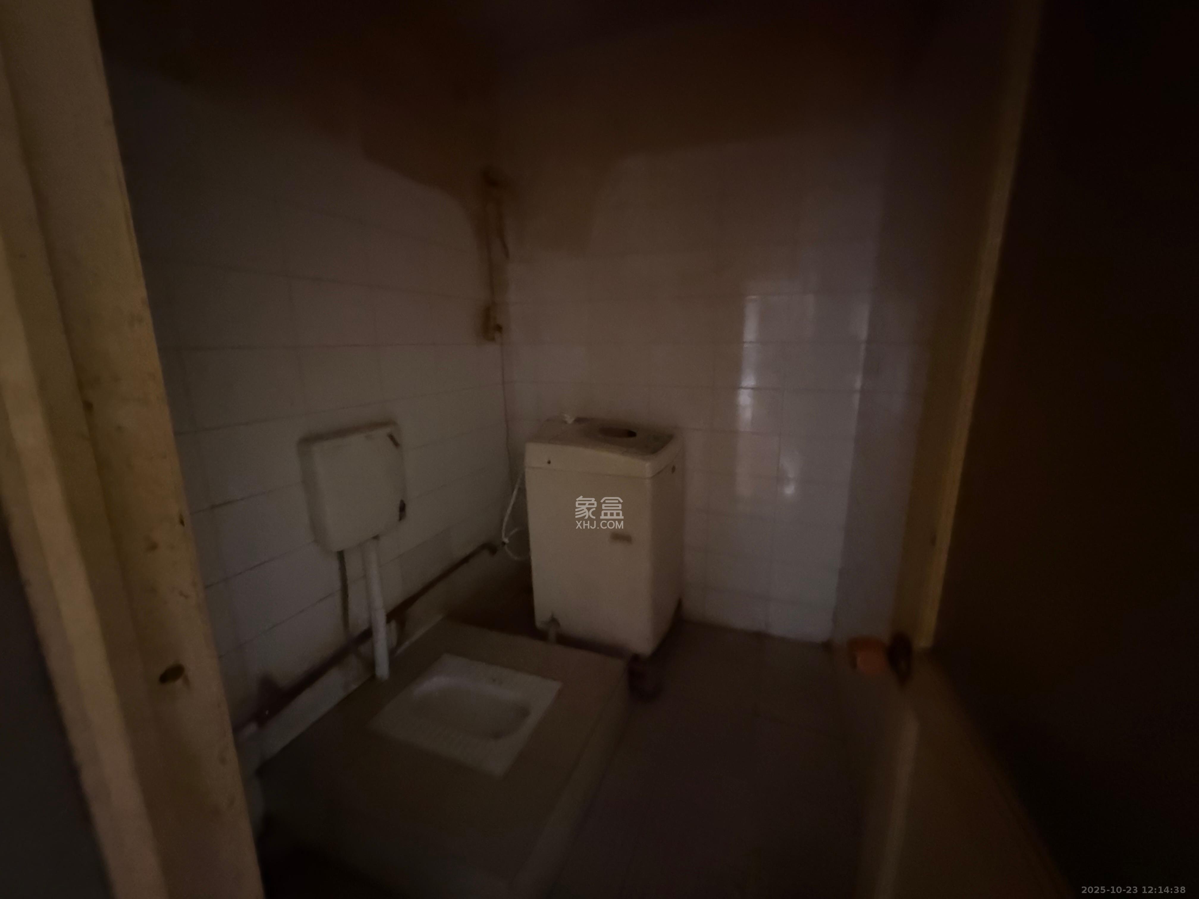 红星农博住宅小区（佳英农博小区）  3室2厅2卫    1600.0元/月室内图