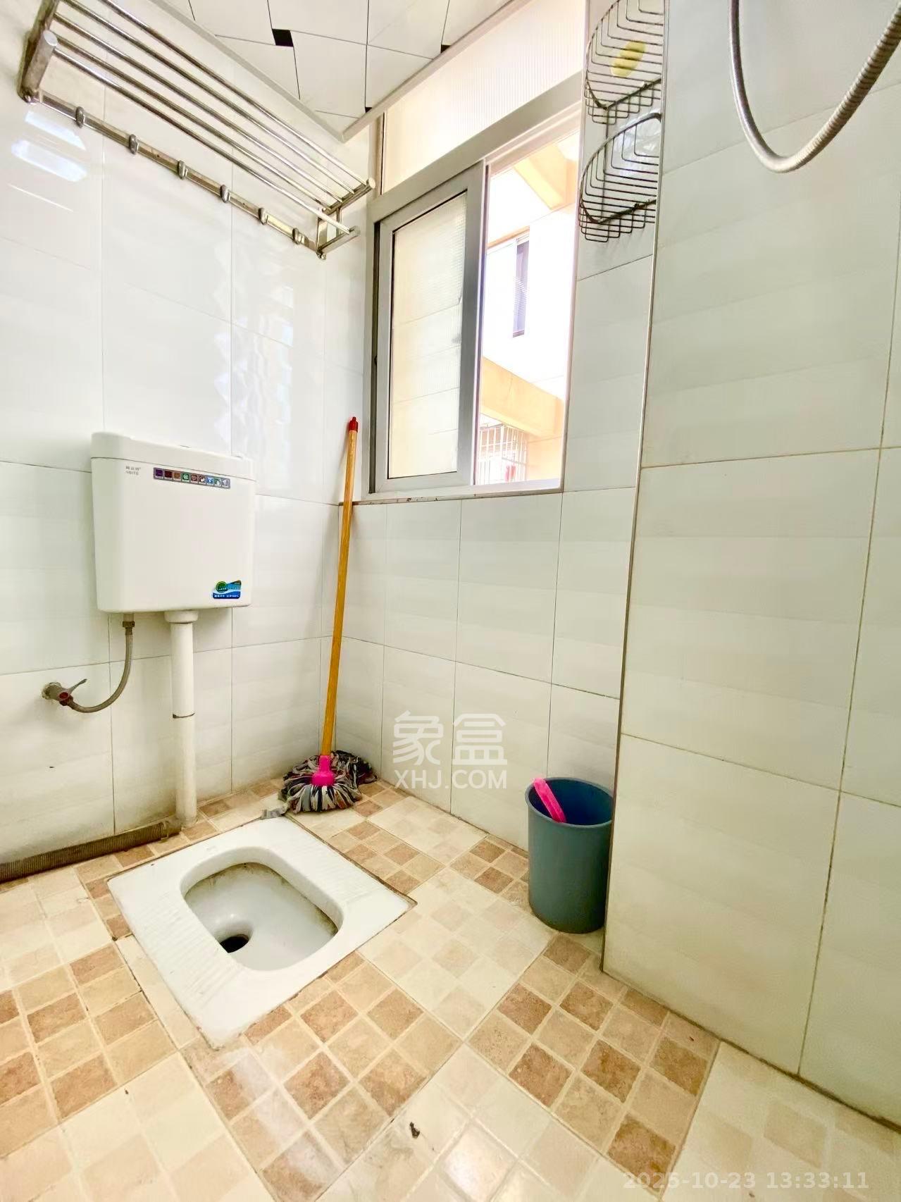 四方小区综合楼（四方嘉丽）  1室1厅1卫    1000.0元/月室内图