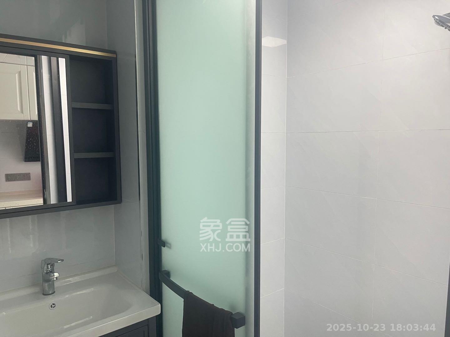 中海珑悦府  1室1厅1卫    1200.0元/月室内图