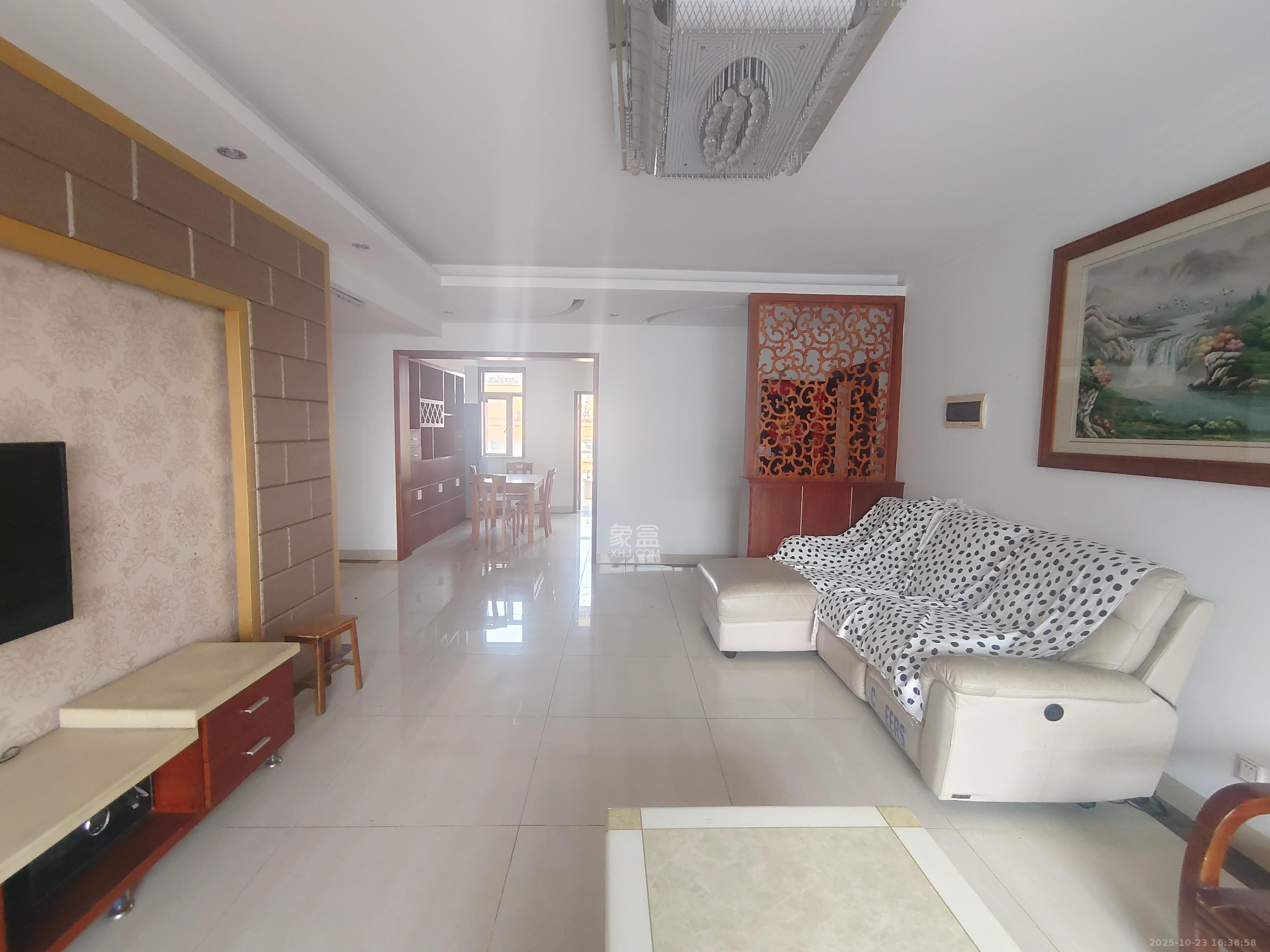 山语城一期  1室2厅2卫    2100.0元/月 山语城一期  1室2厅2卫    2100.0元/月